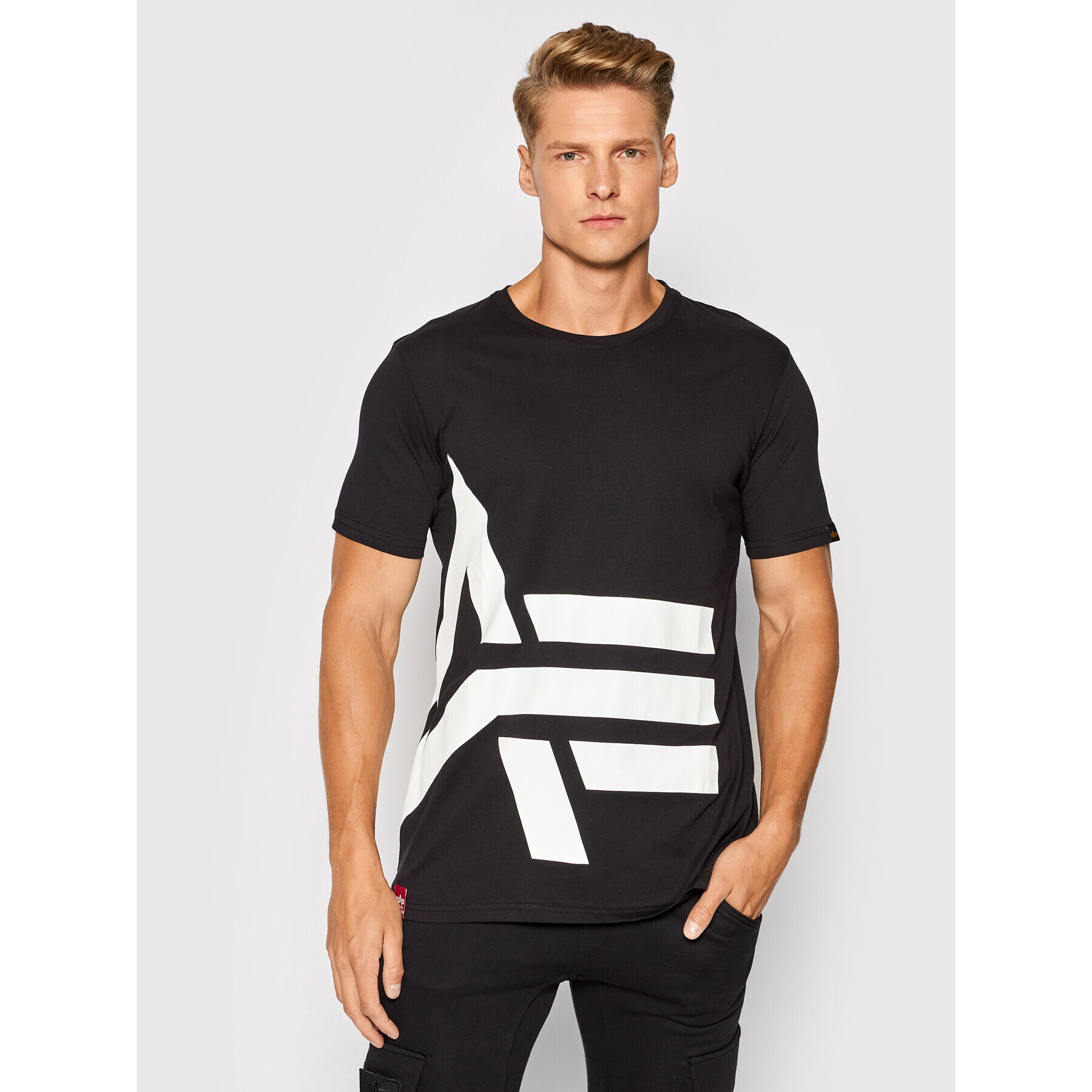 Alpha Industries Tricou Side Logo 118508 Negru Regular Fit - Pled.ro