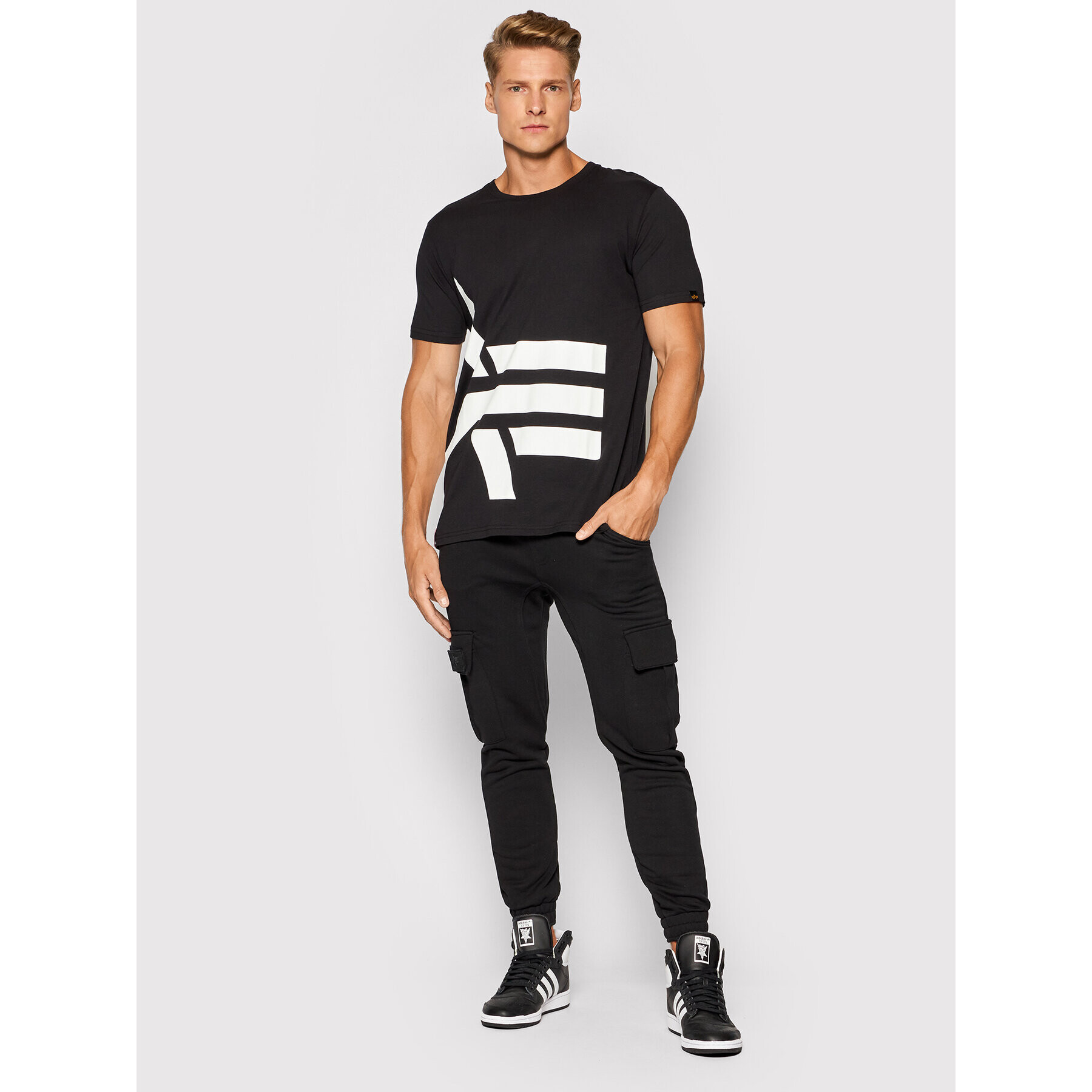 Alpha Industries Tricou Side Logo 118508 Negru Regular Fit - Pled.ro