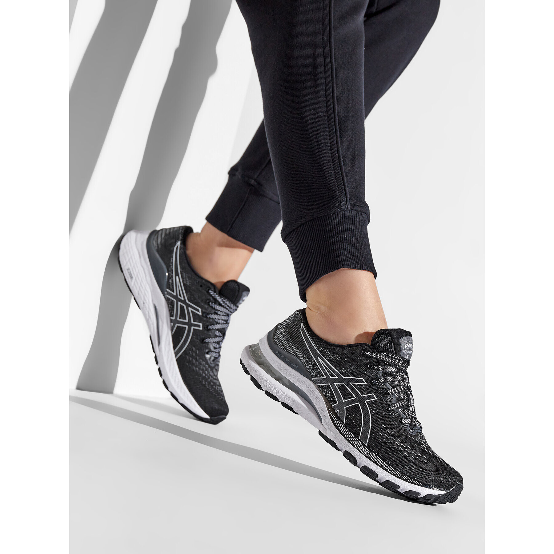 Asics Pantofi Gel-Kayano 28 1012B047 Negru - Pled.ro