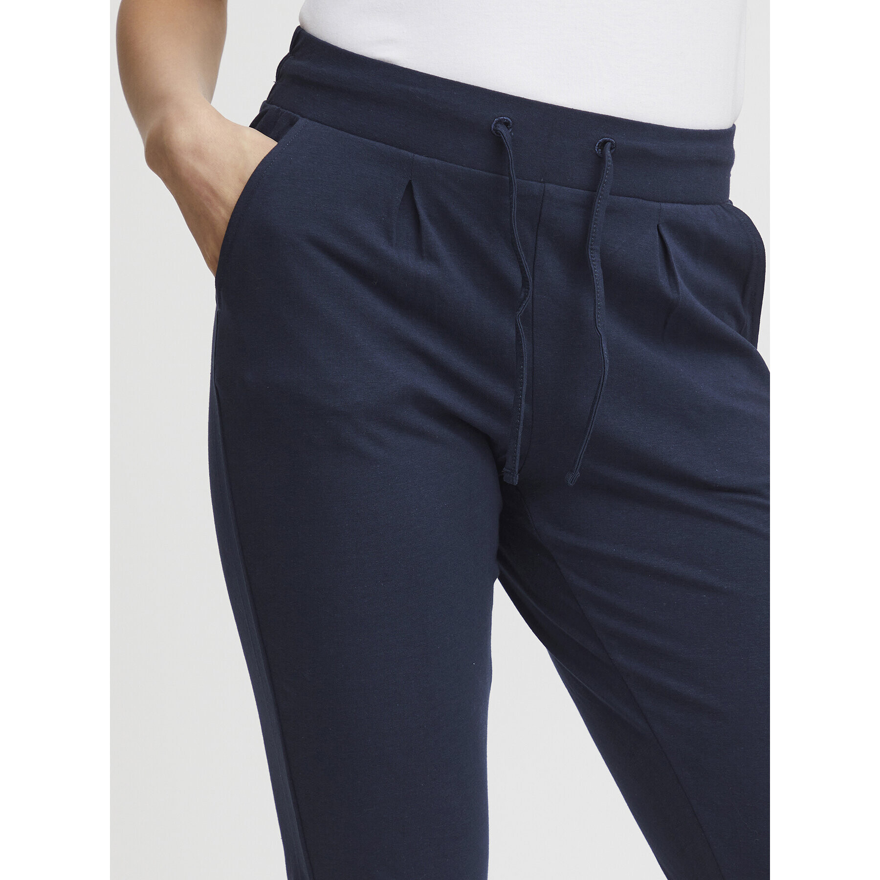 b.young Pantaloni trening 20808332 Bleumarin Regular Fit - Pled.ro