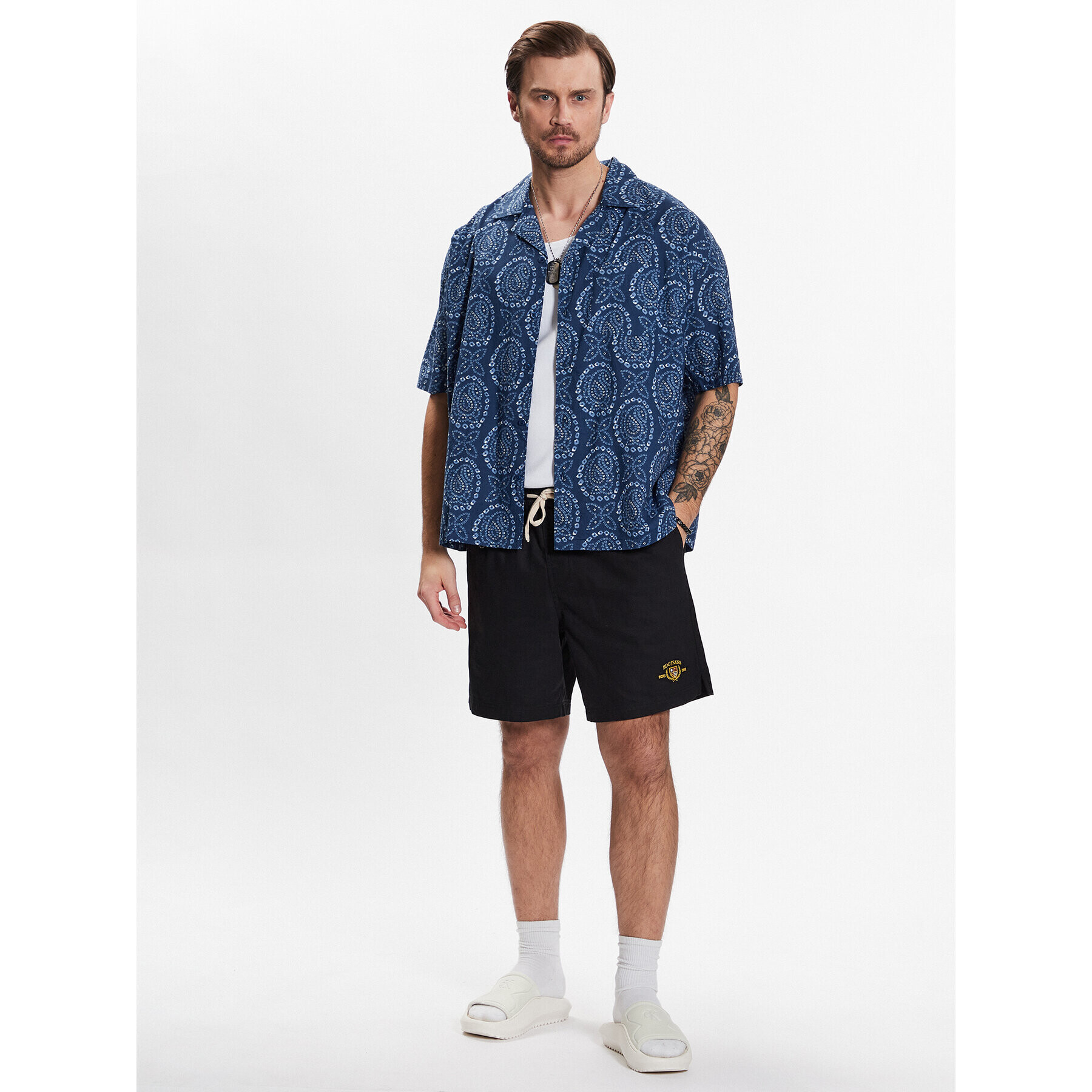 BDG Urban Outfitters Cămașă BDG AO DOT PRINT SHIRT 76742592 Albastru Classic Fit - Pled.ro