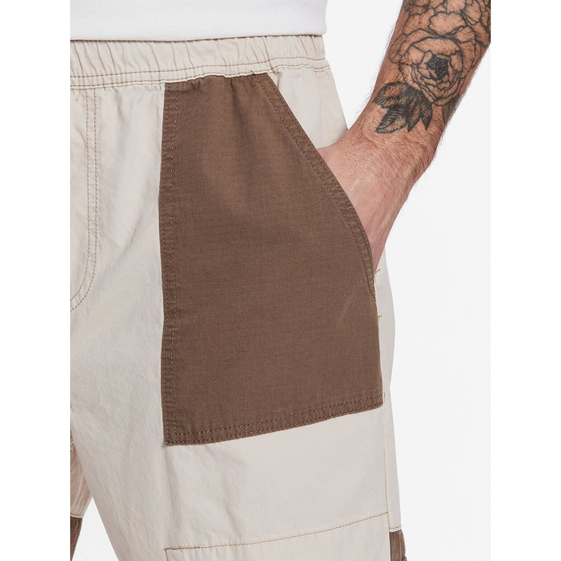 BDG Urban Outfitters Pantaloni din material BDG RIPSTOP UTILITY 76522614 Écru Classic Fit - Pled.ro