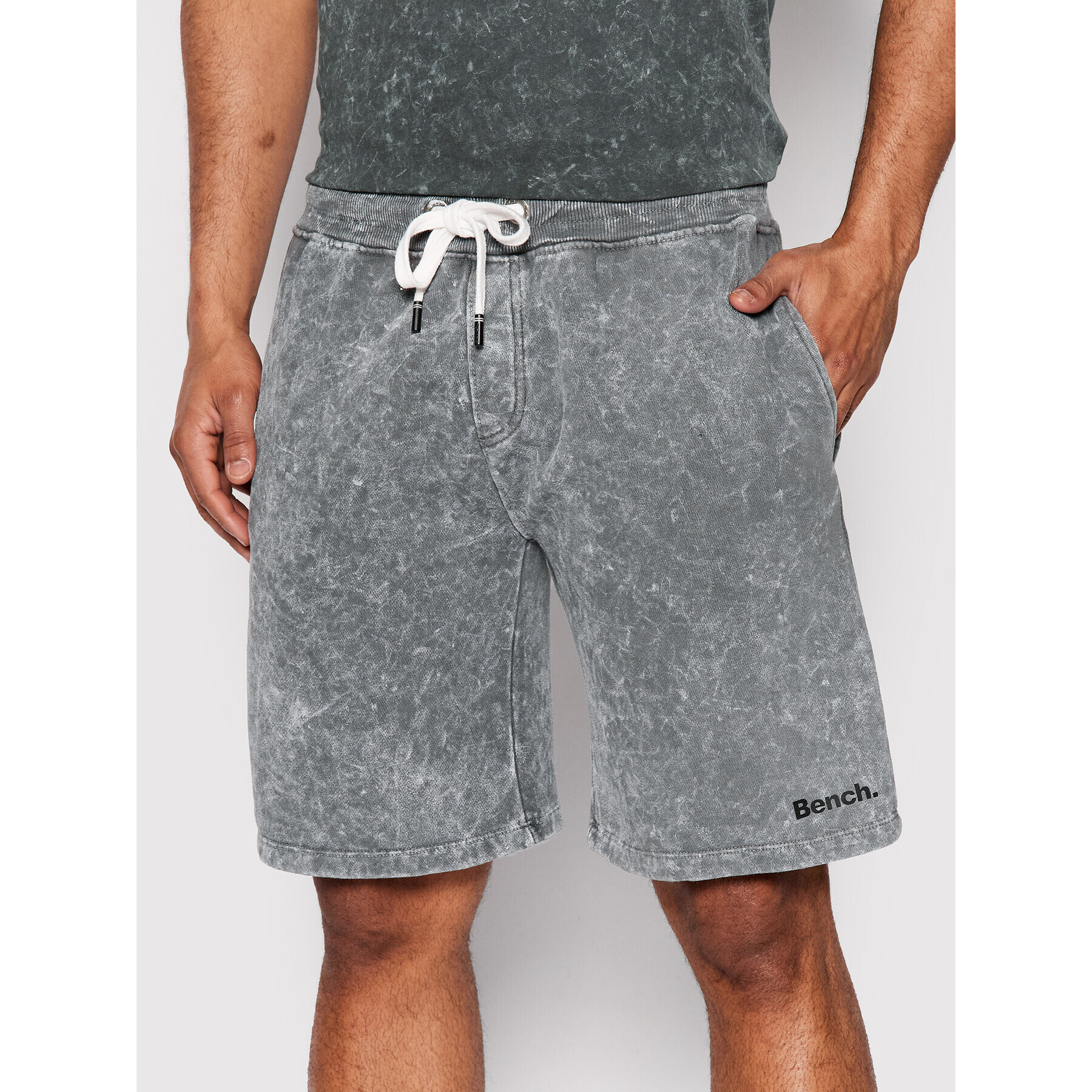 Bench Pantaloni scurți sport Happy 120722 Gri Regular Fit - Pled.ro