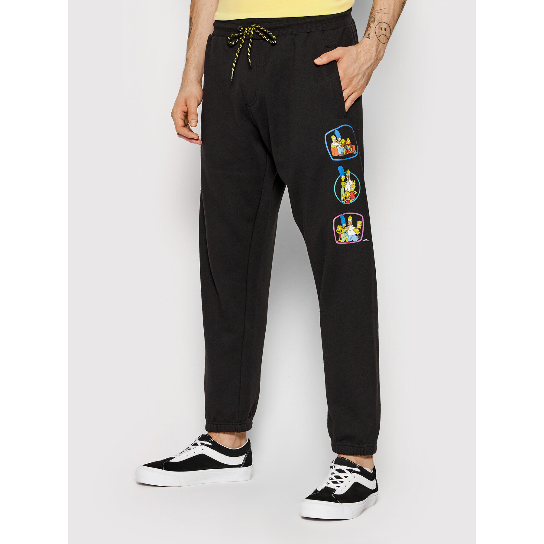 Billabong Pantaloni trening SIMPSONS Family A1PT05 Negru Relaxed Fit - Pled.ro