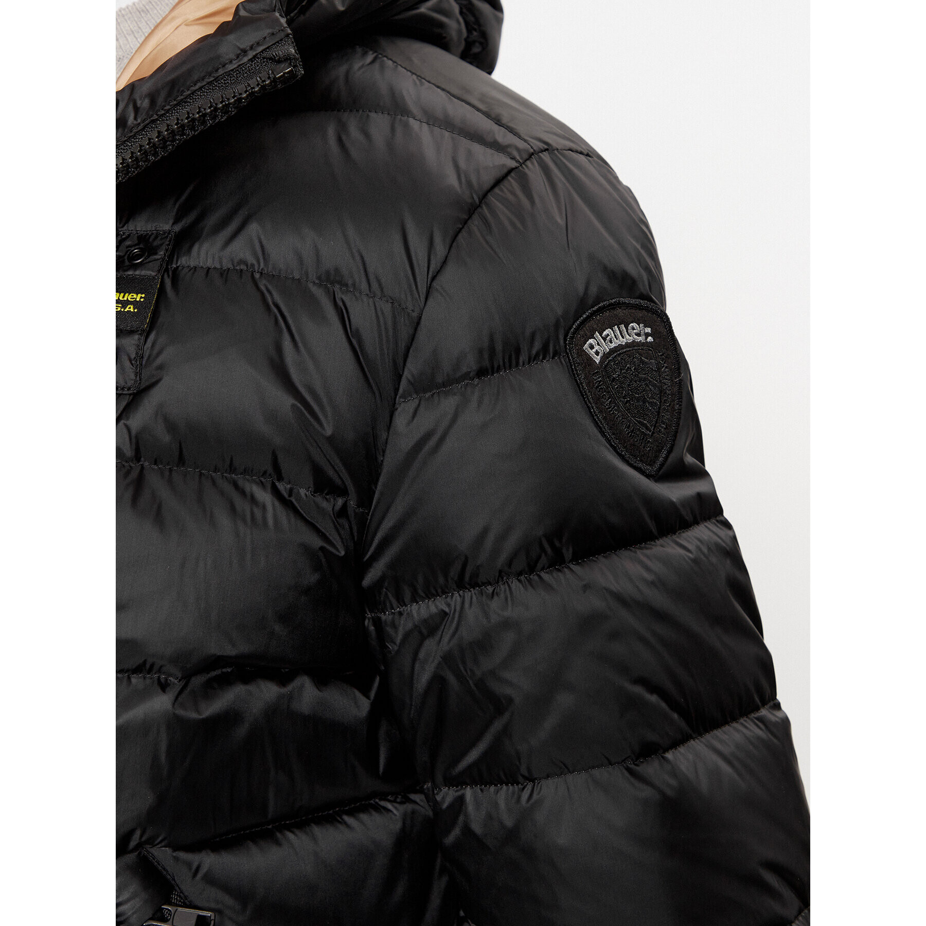 Blauer Geacă din puf 23WBLUC03075 Negru Regular Fit - Pled.ro