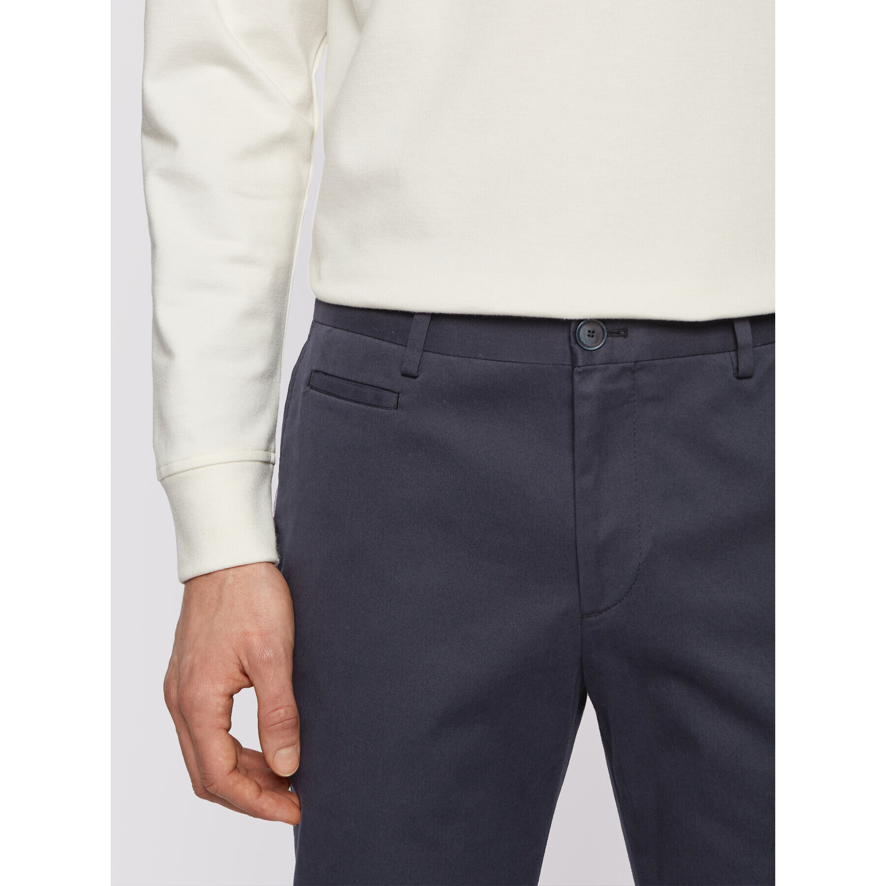 Boss Pantaloni chino Broad1-W 50447070 Bleumarin Slim Fit - Pled.ro