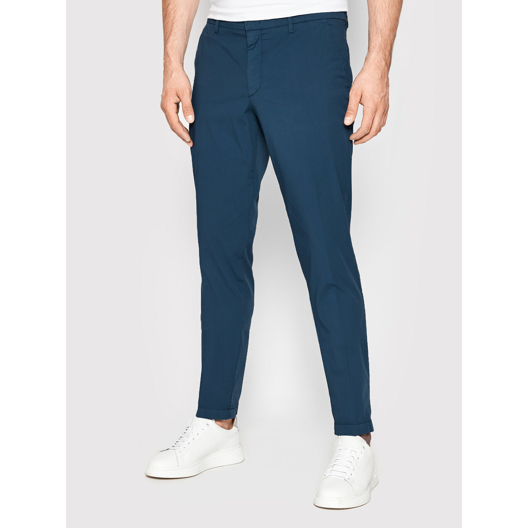 Boss Pantaloni chino Kaito1 50466506 Bleumarin Slim Fit - Pled.ro