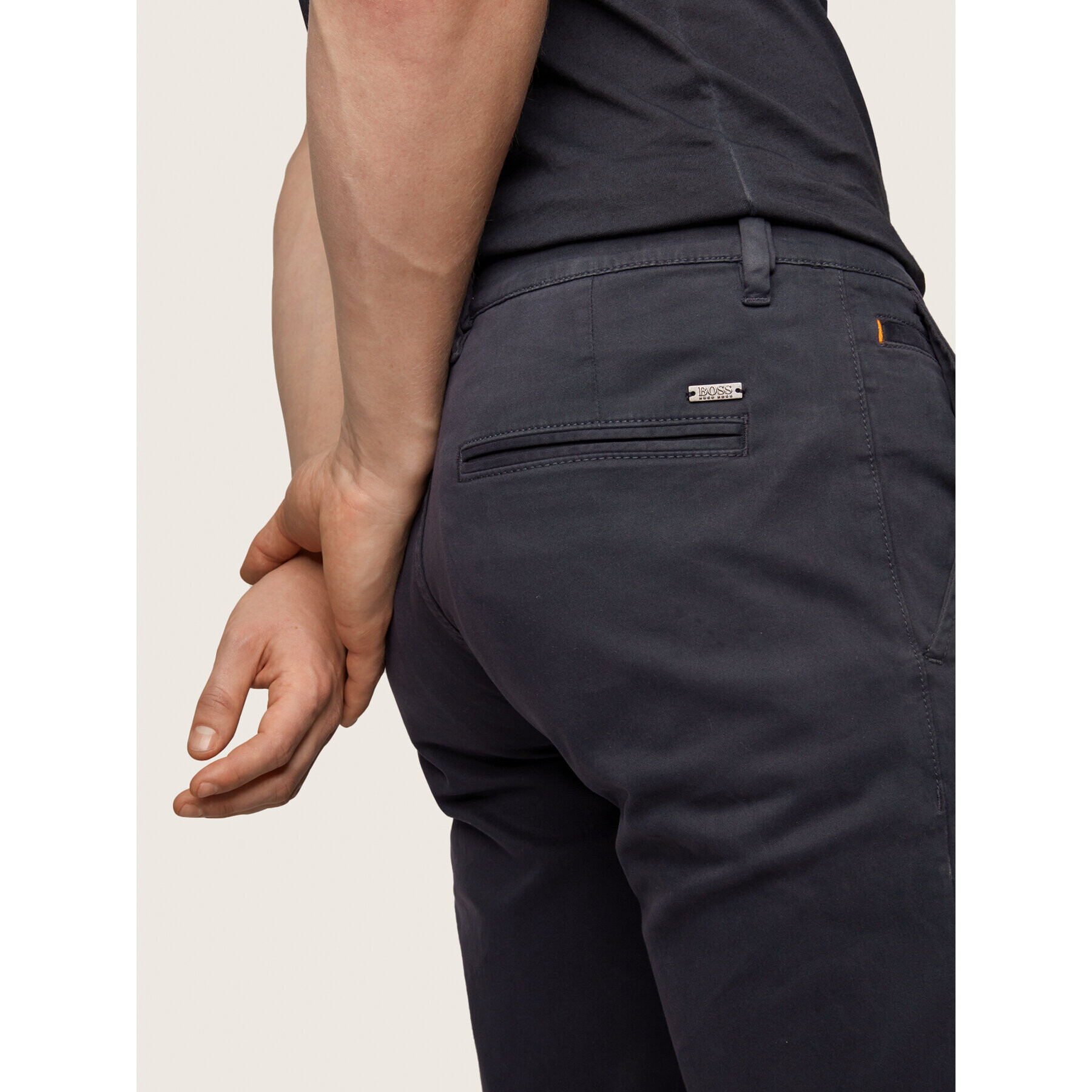 Boss Pantaloni chino Schino 50379152 Bleumarin Slim Fit - Pled.ro