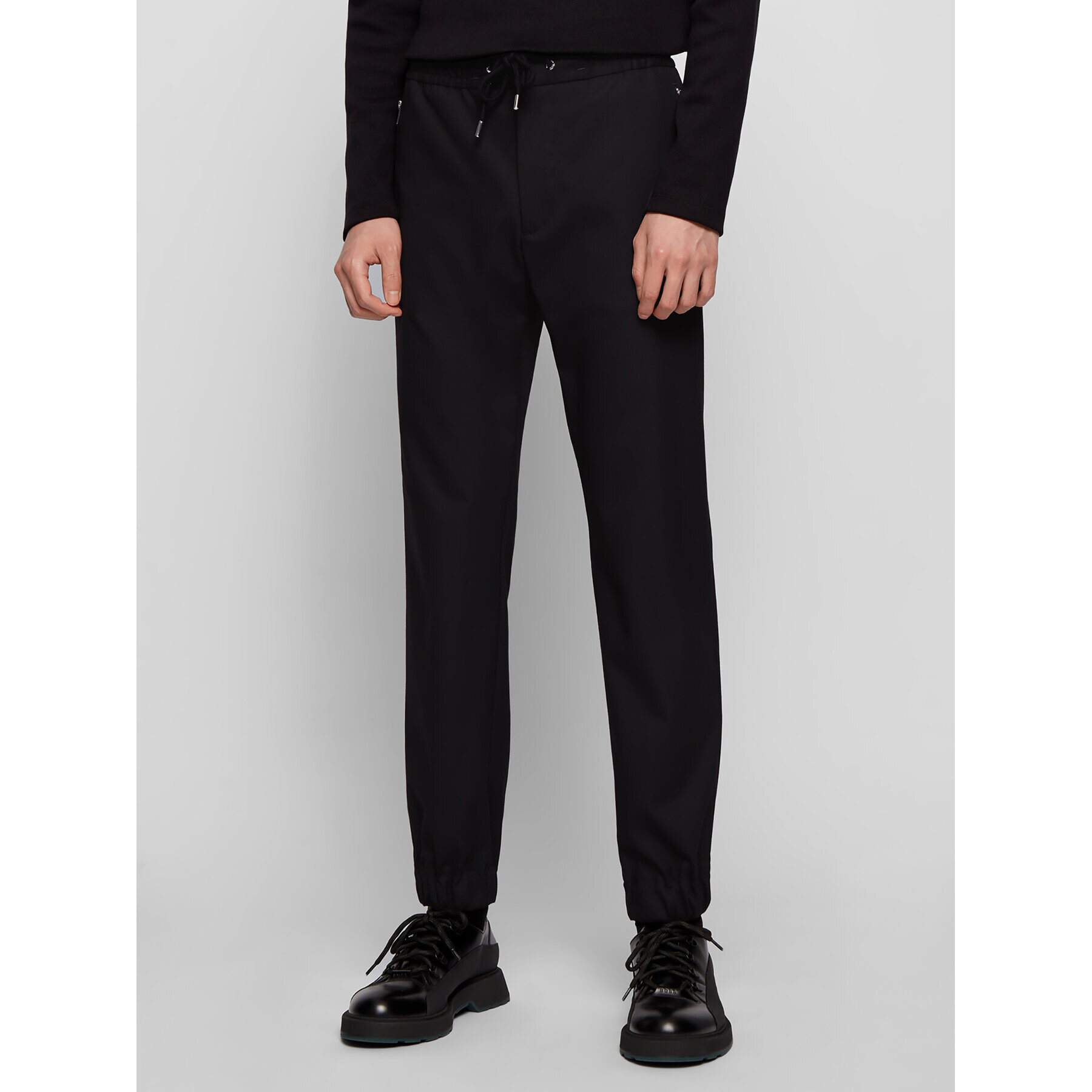 Boss Pantaloni din material Banks1-Spw-Z 50444546 Negru Slim Fit - Pled.ro