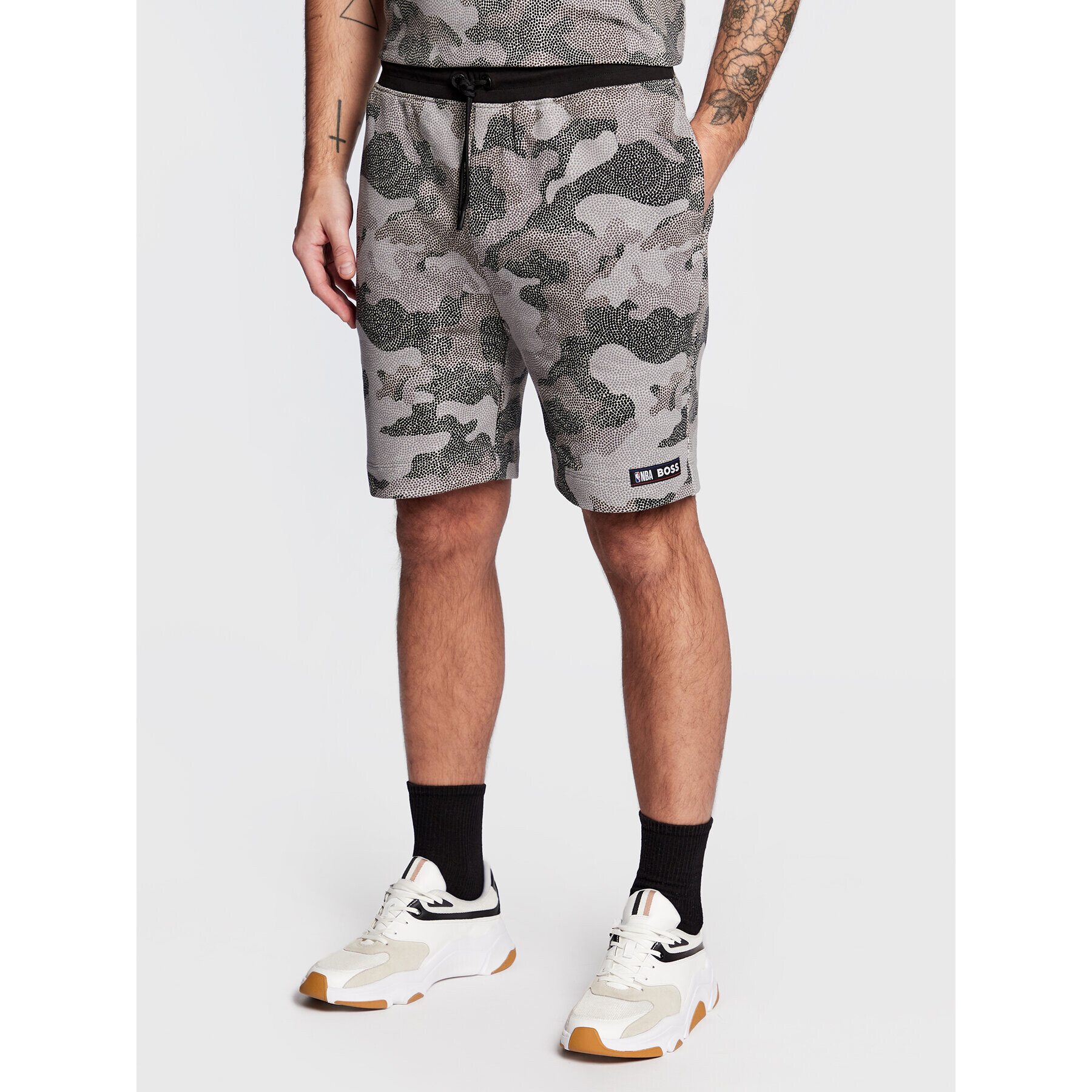 Boss Pantaloni scurți sport Slam_Camo_NBA 50477471 Gri Regular Fit - Pled.ro