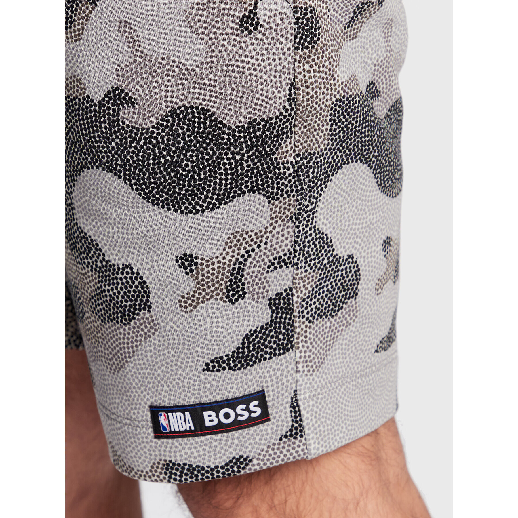 Boss Pantaloni scurți sport Slam_Camo_NBA 50477471 Gri Regular Fit - Pled.ro