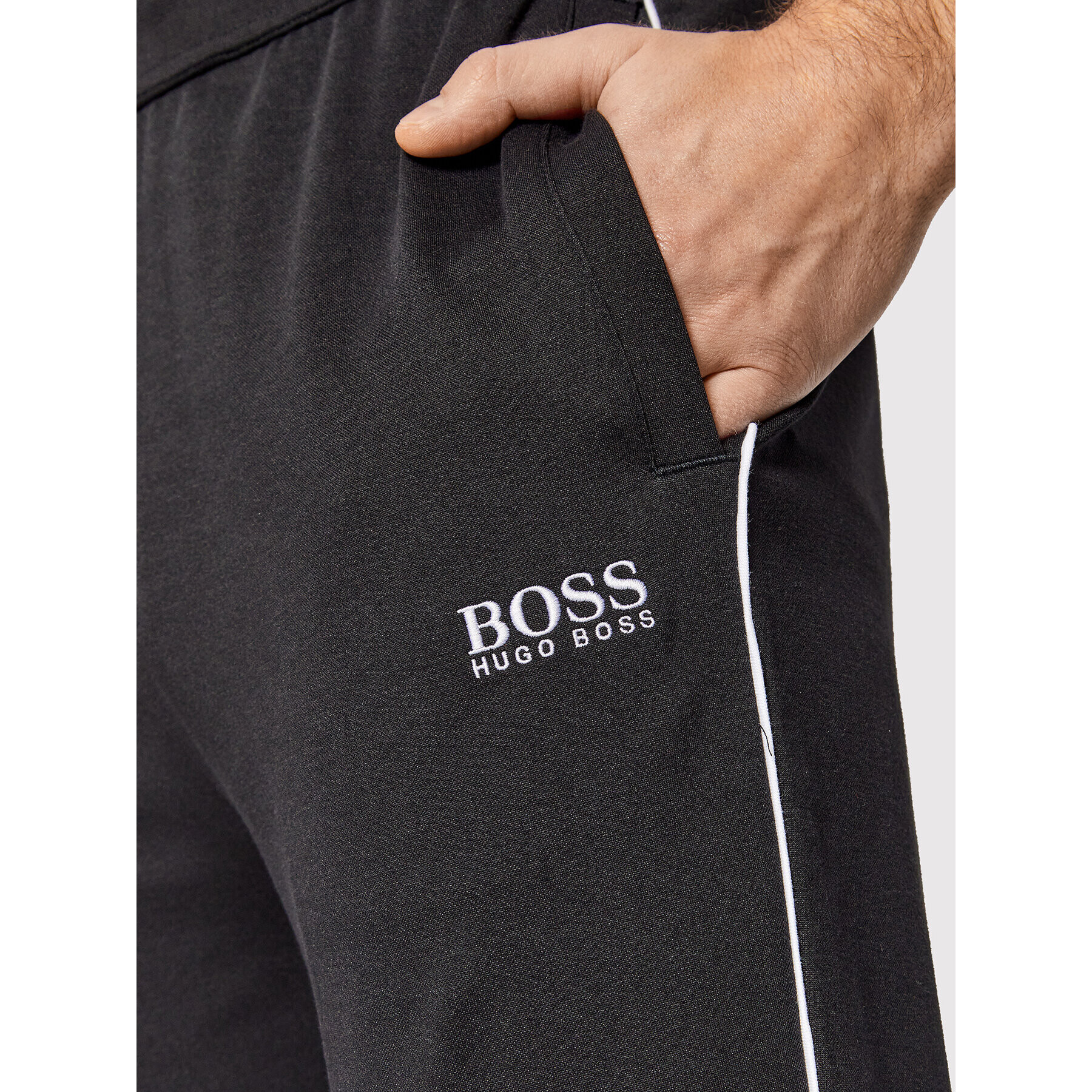 Boss Pantaloni trening 50460273 Negru Regular Fit - Pled.ro