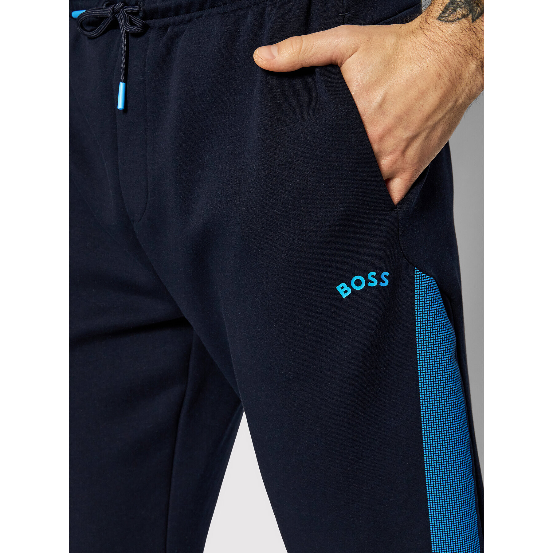 Boss Pantaloni trening Hadiko 2 50474236 Bleumarin Regular Fit - Pled.ro