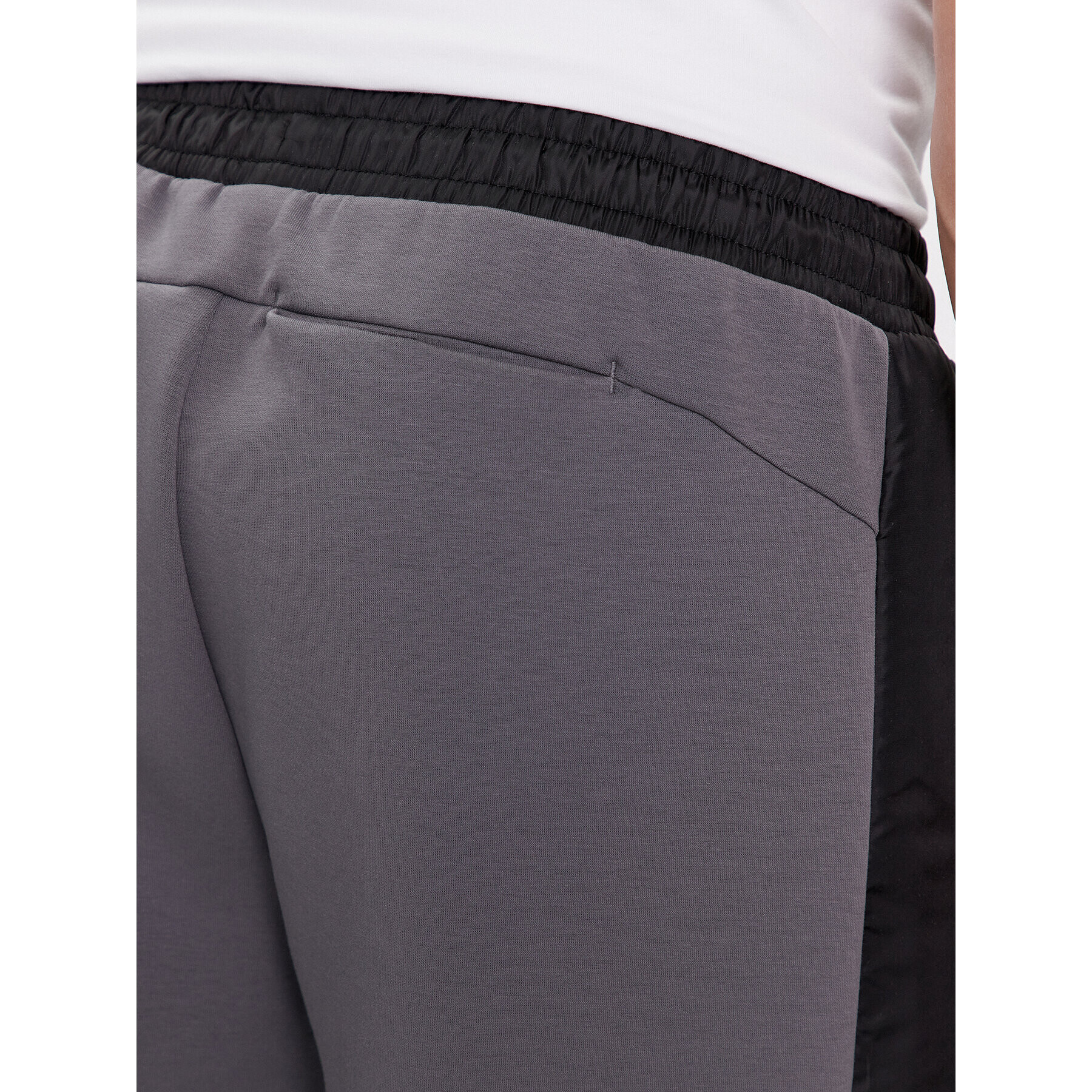 Boss Pantaloni trening Hadikon 50504888 Gri Relaxed Fit - Pled.ro