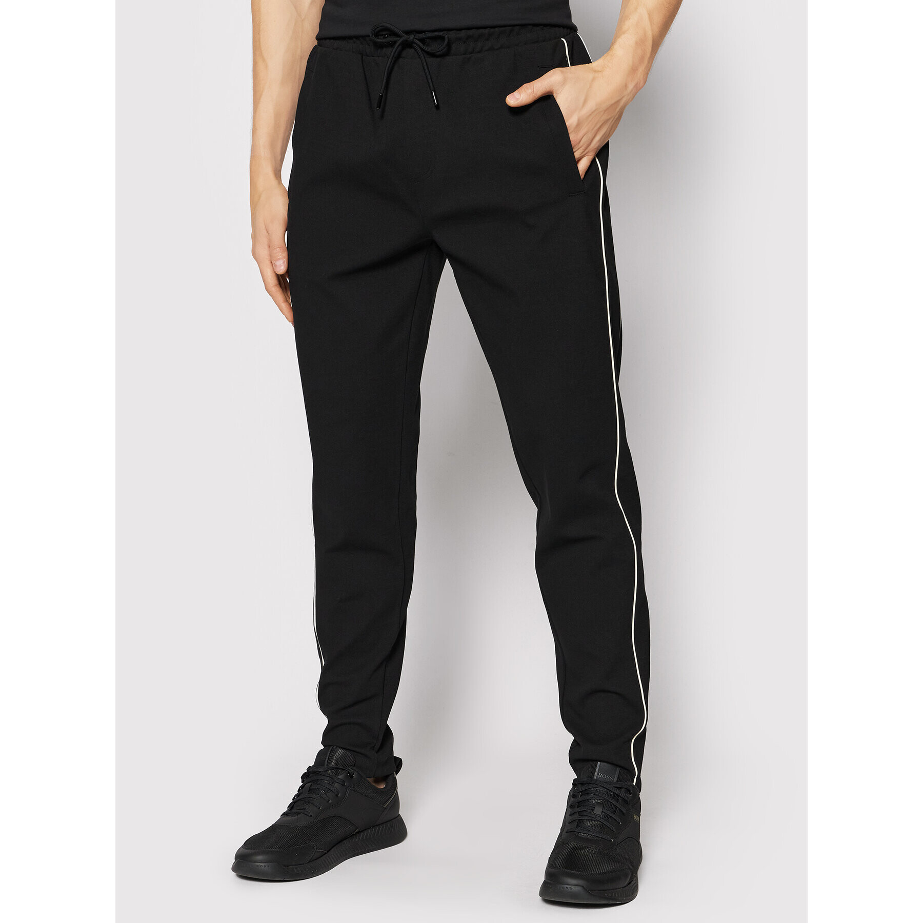 Boss Pantaloni trening Lamont 39 50442235 Negru Regular Fit - Pled.ro