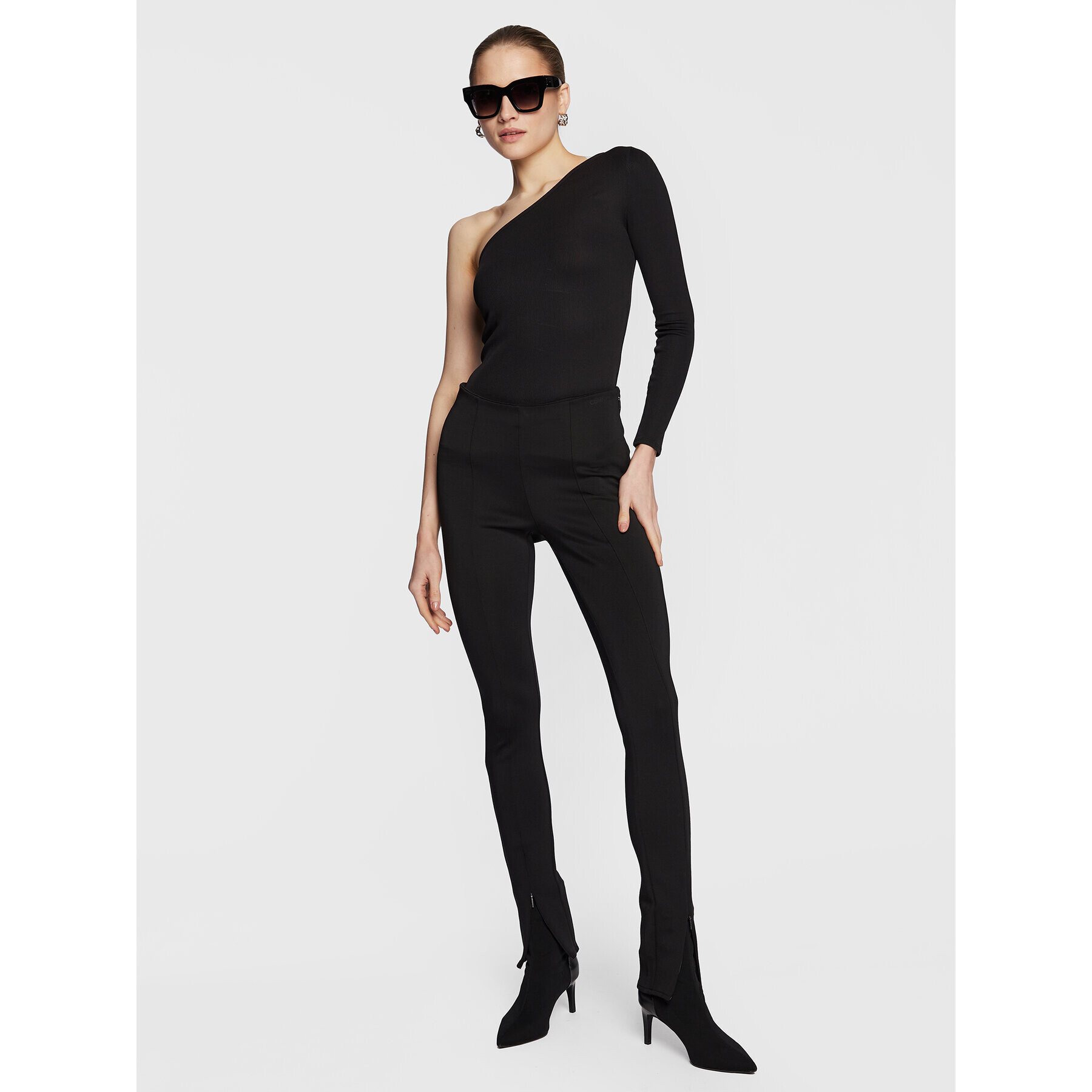 Calvin Klein Bluză Q-Nova One Shoulder K20K205044 Negru Slim Fit - Pled.ro