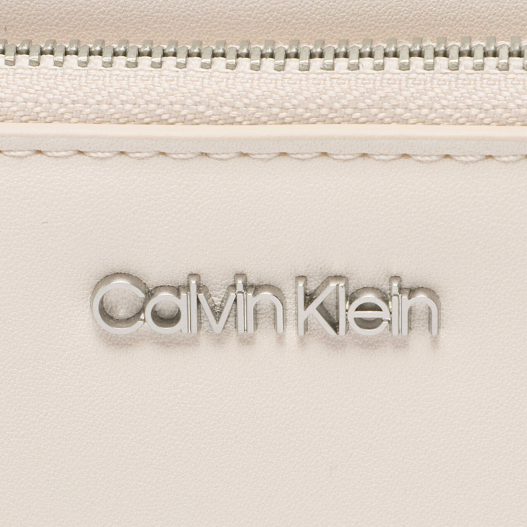 Calvin Klein Geantă Ck Must Camera Bag W/Pckt Lg K60K608410 Écru - Pled.ro