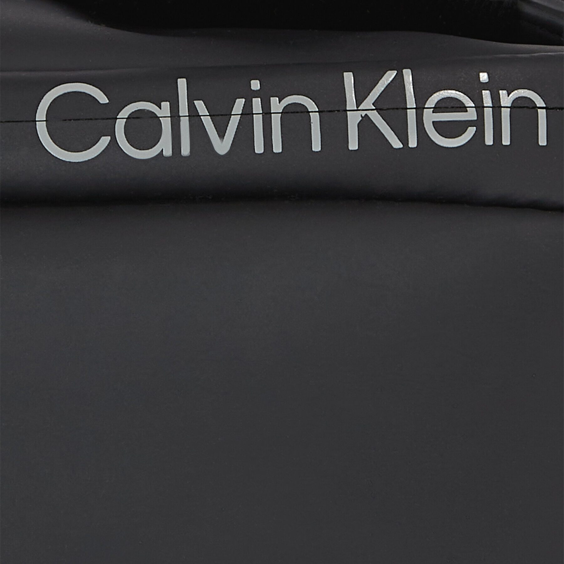 Calvin Klein Geantă crossover Rubberized Camera Bag K50K510800 Negru - Pled.ro