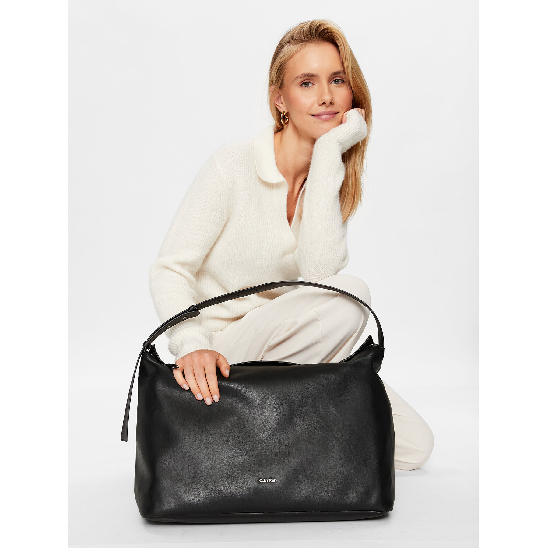 Calvin Klein Geantă Elevated Soft Shoulder Bag Lg K60K610752 Negru - Pled.ro