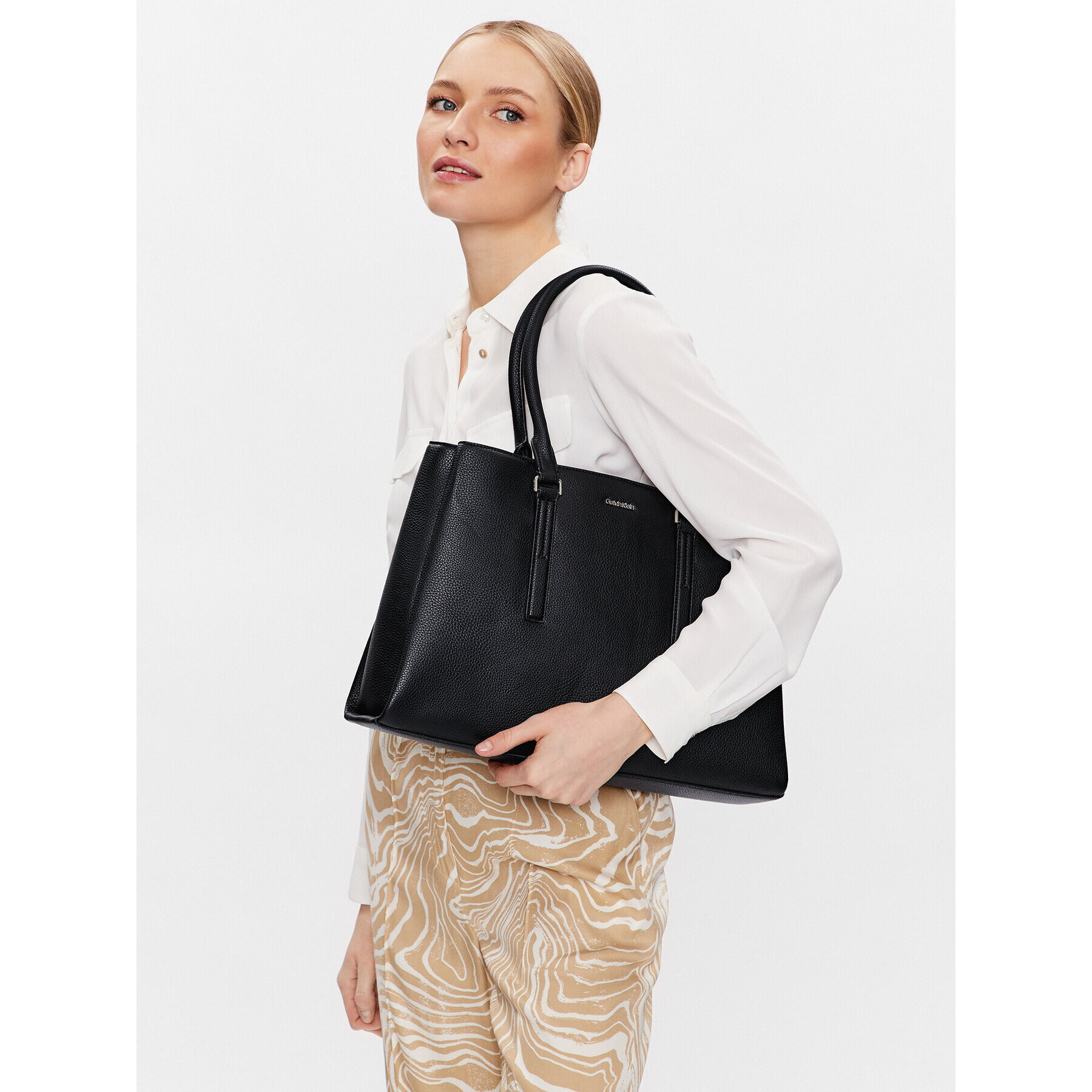 Calvin Klein Geantă Elevated Tote Lg K60K610169 Negru - Pled.ro