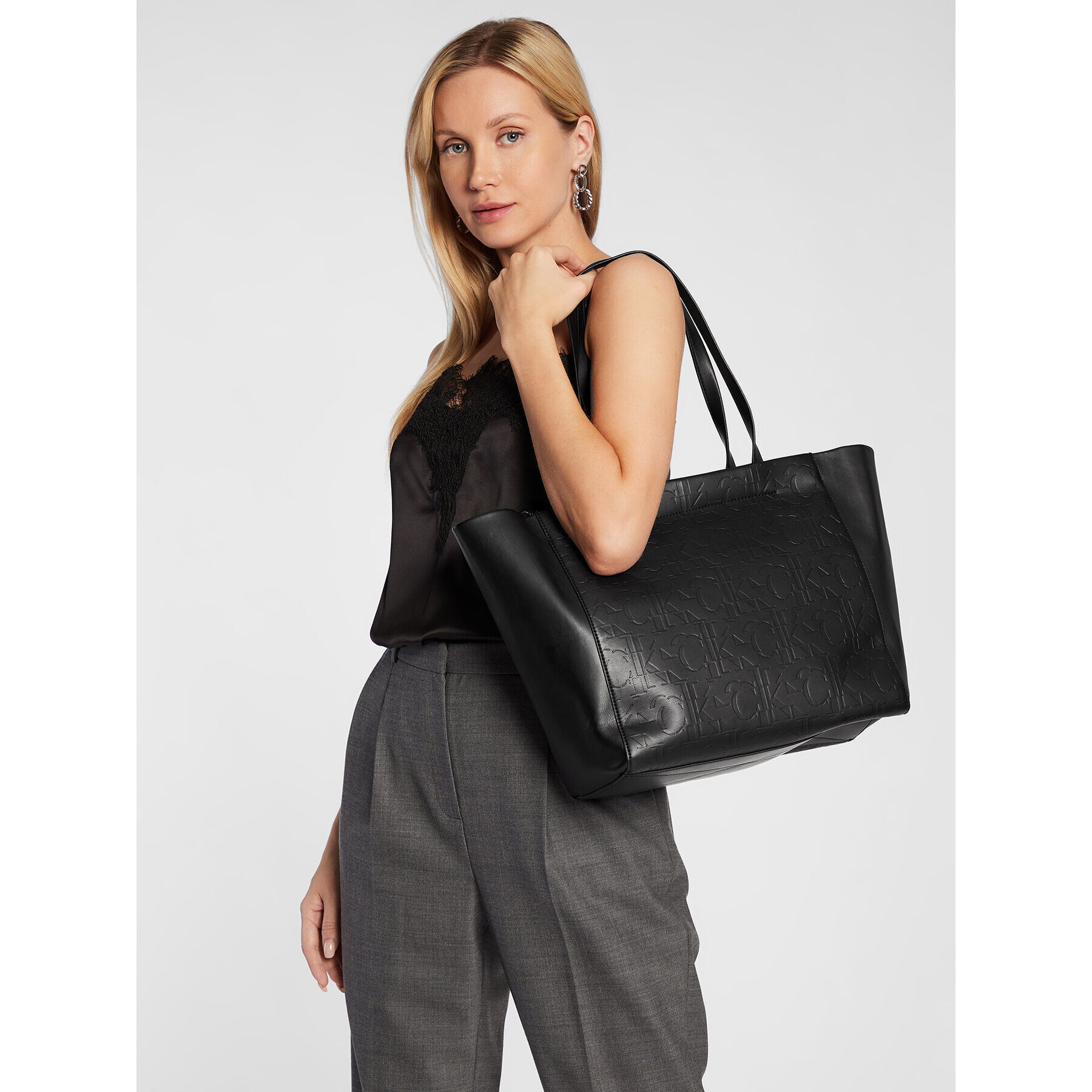 Calvin Klein Geantă Sleek Shopper 29 Aol K60K609773 Negru - Pled.ro