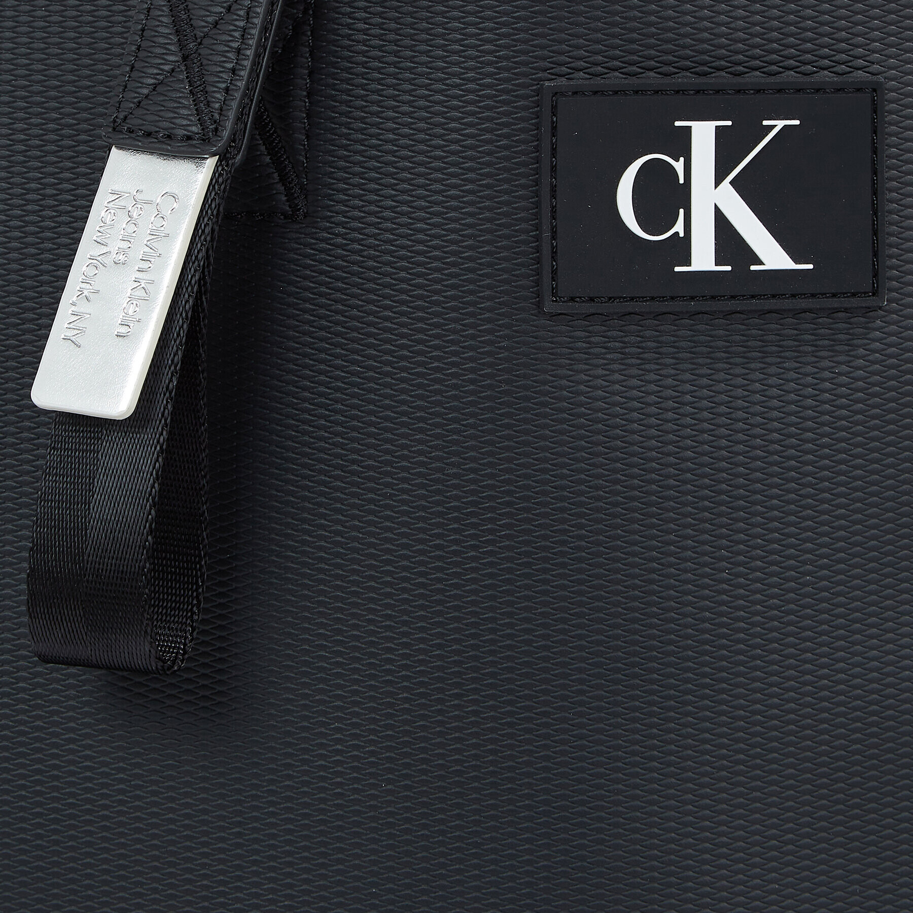 Calvin Klein Geantă Tagged Slim Tote34 K60K610834 Negru - Pled.ro