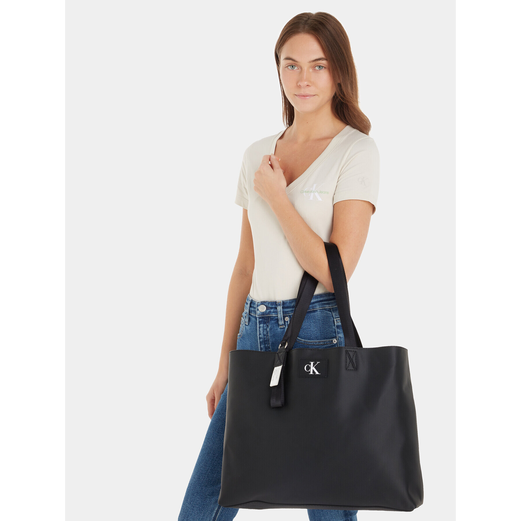 Calvin Klein Geantă Tagged Slim Tote34 K60K610834 Negru - Pled.ro