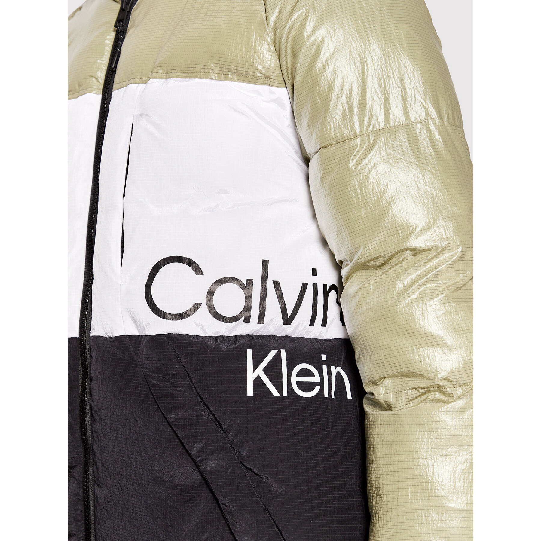 Calvin Klein Jeans Geacă din puf J30J320924 Colorat Regular Fit - Pled.ro