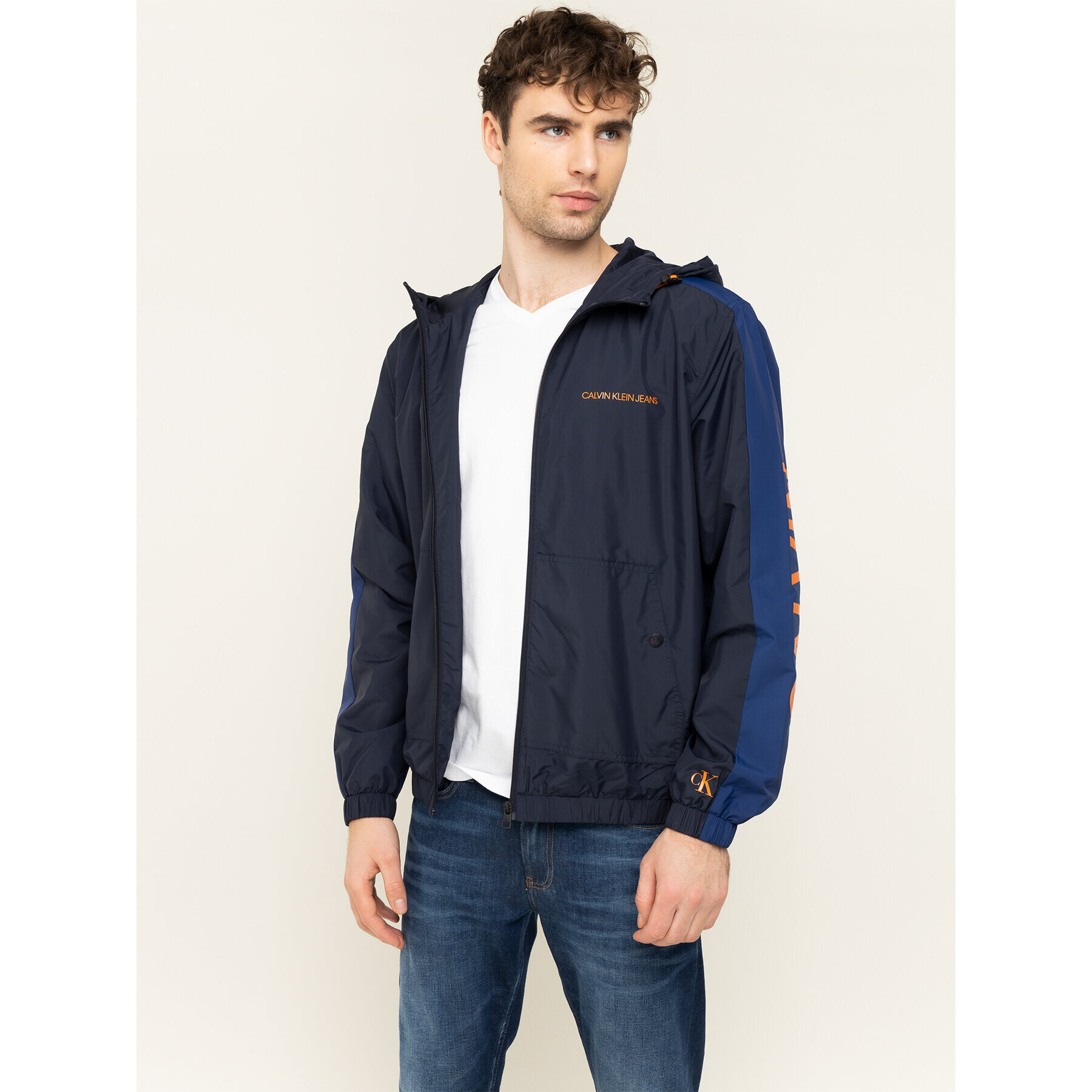 Calvin Klein Jeans Geacă Windbreaker J30J314239 Bleumarin Regular Fit - Pled.ro