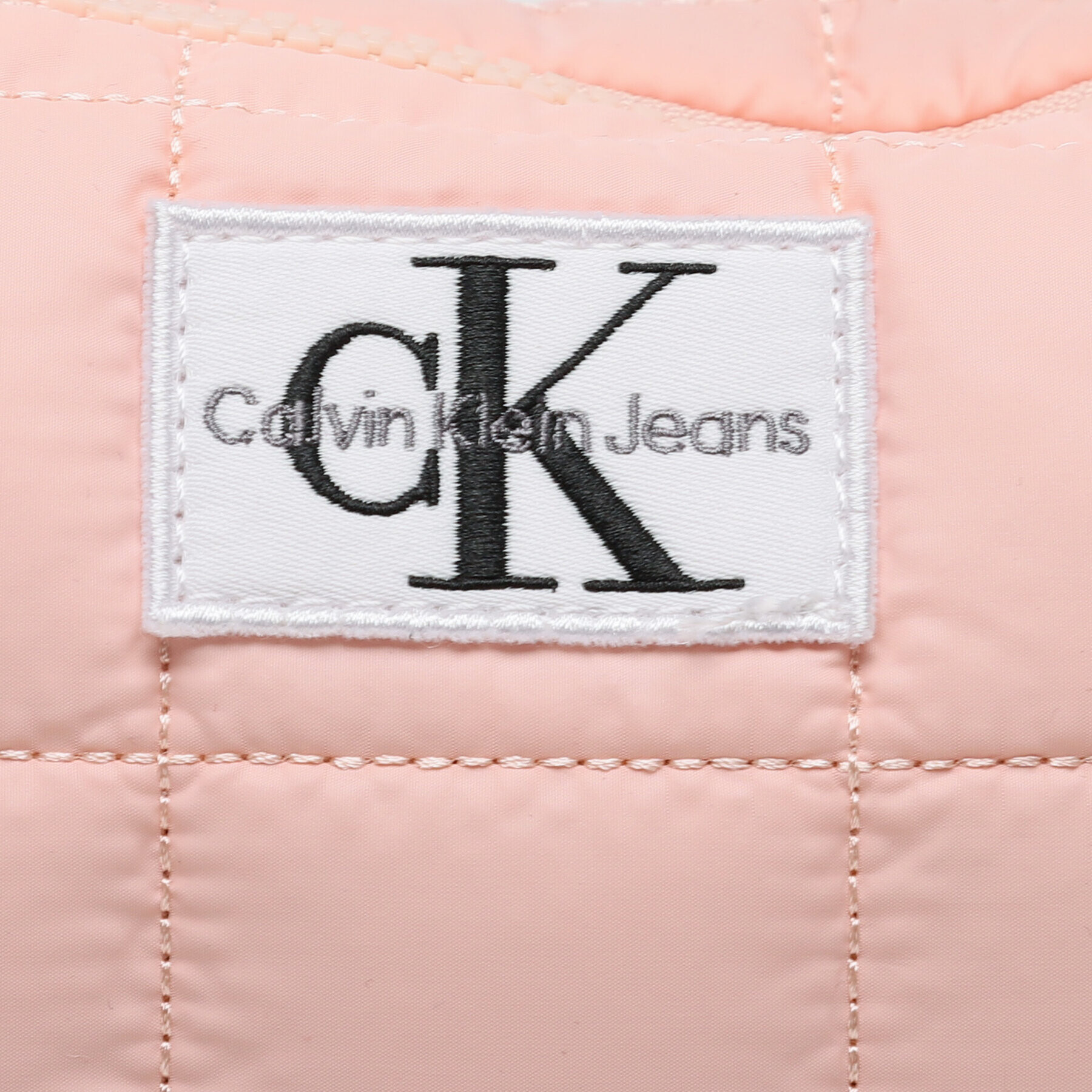 Calvin Klein Jeans Geantă Quilted Shoulder Bag IU0IU00447 Roz - Pled.ro