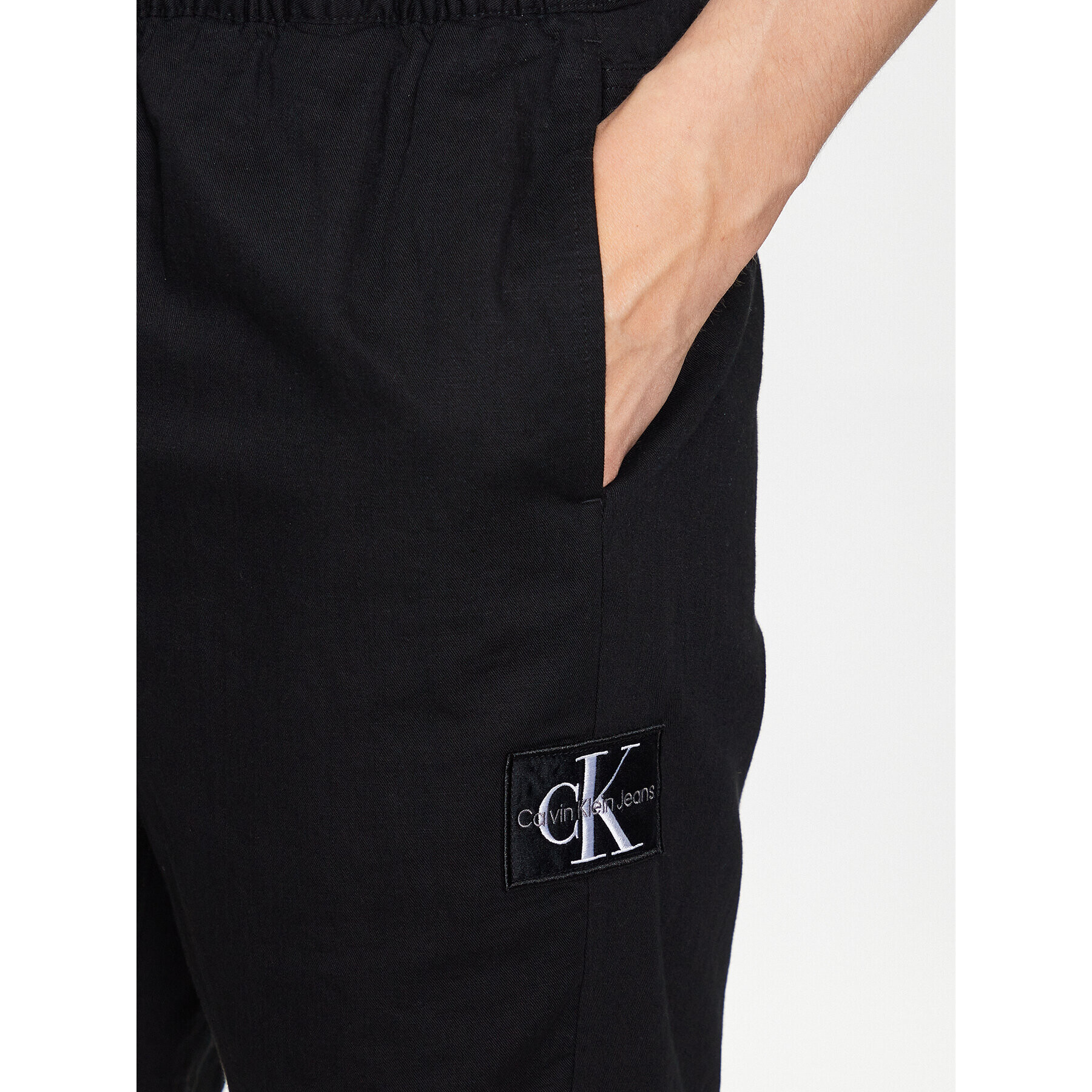 Calvin Klein Jeans Pantalon scurți din material J30J323149 Negru Regular Fit - Pled.ro