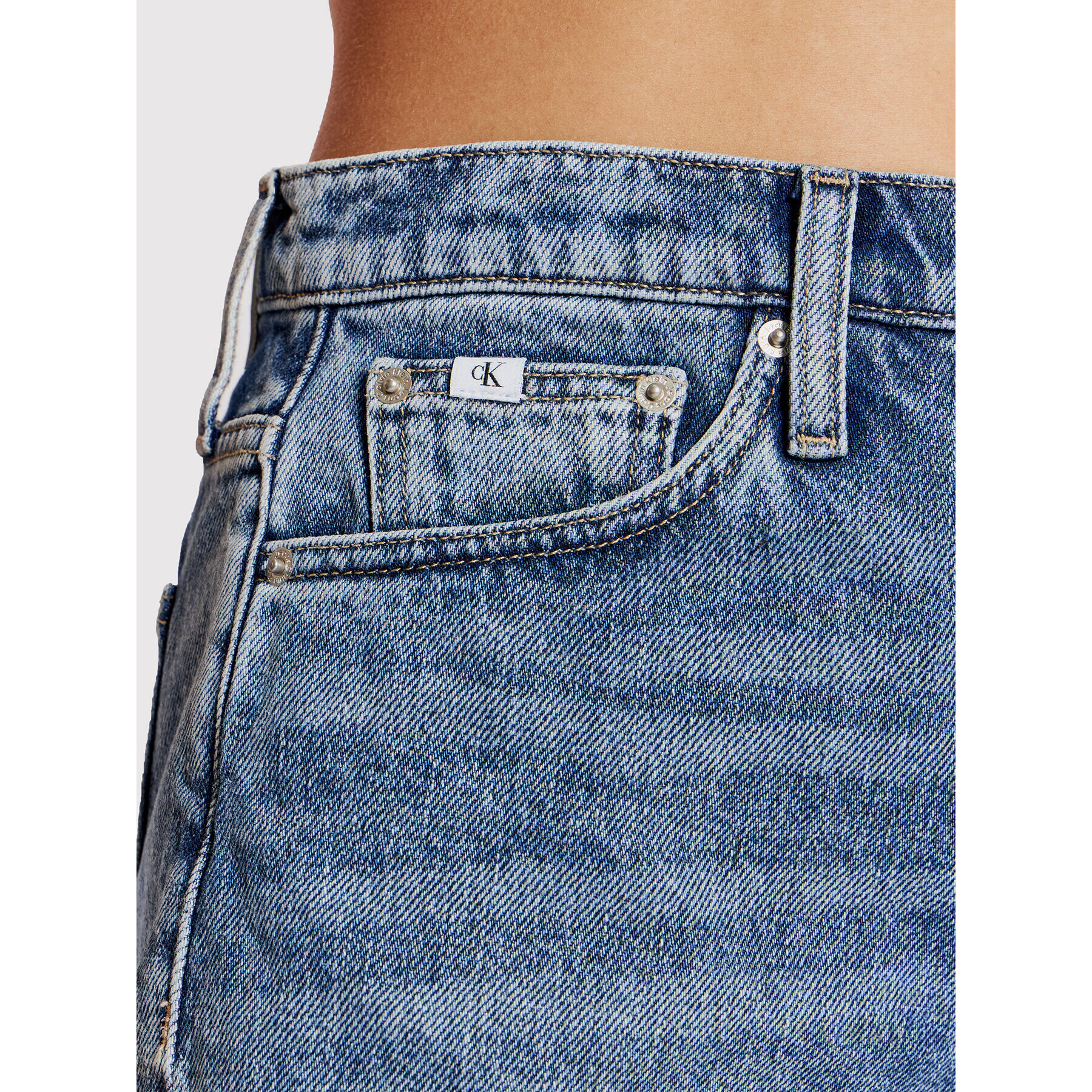 Calvin Klein Jeans Pantaloni scurți de blugi J20J218501 Albastru Relaxed Fit - Pled.ro