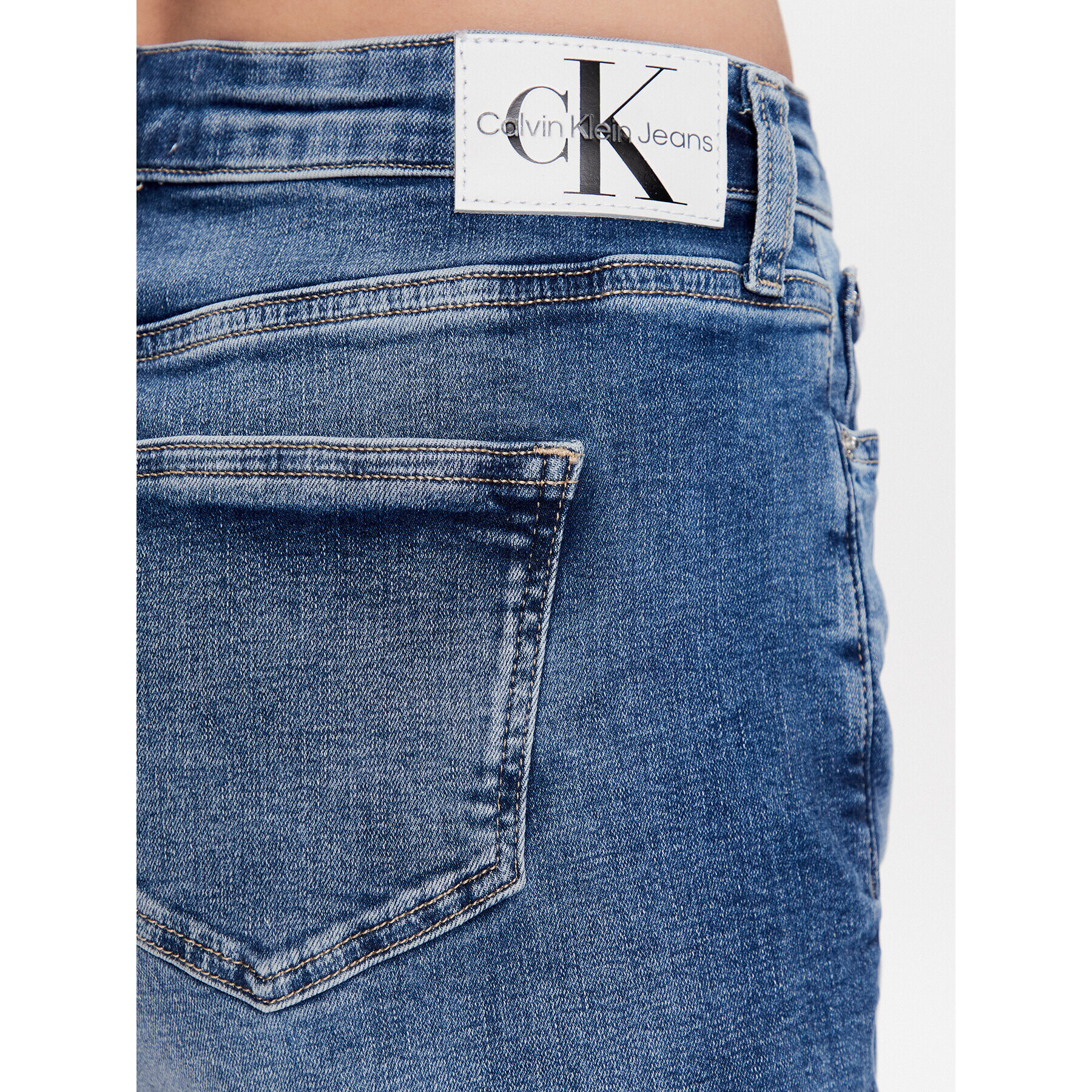 Calvin Klein Jeans Pantaloni scurți de blugi J20J220646 Albastru Regular Fit - Pled.ro