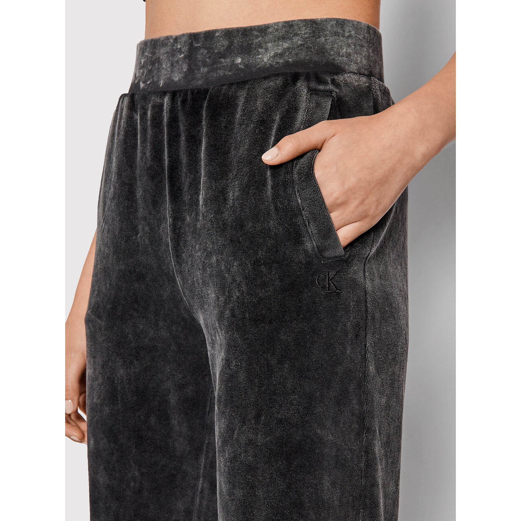 Calvin Klein Jeans Pantaloni trening J20J216432 Gri Regular Fit - Pled.ro