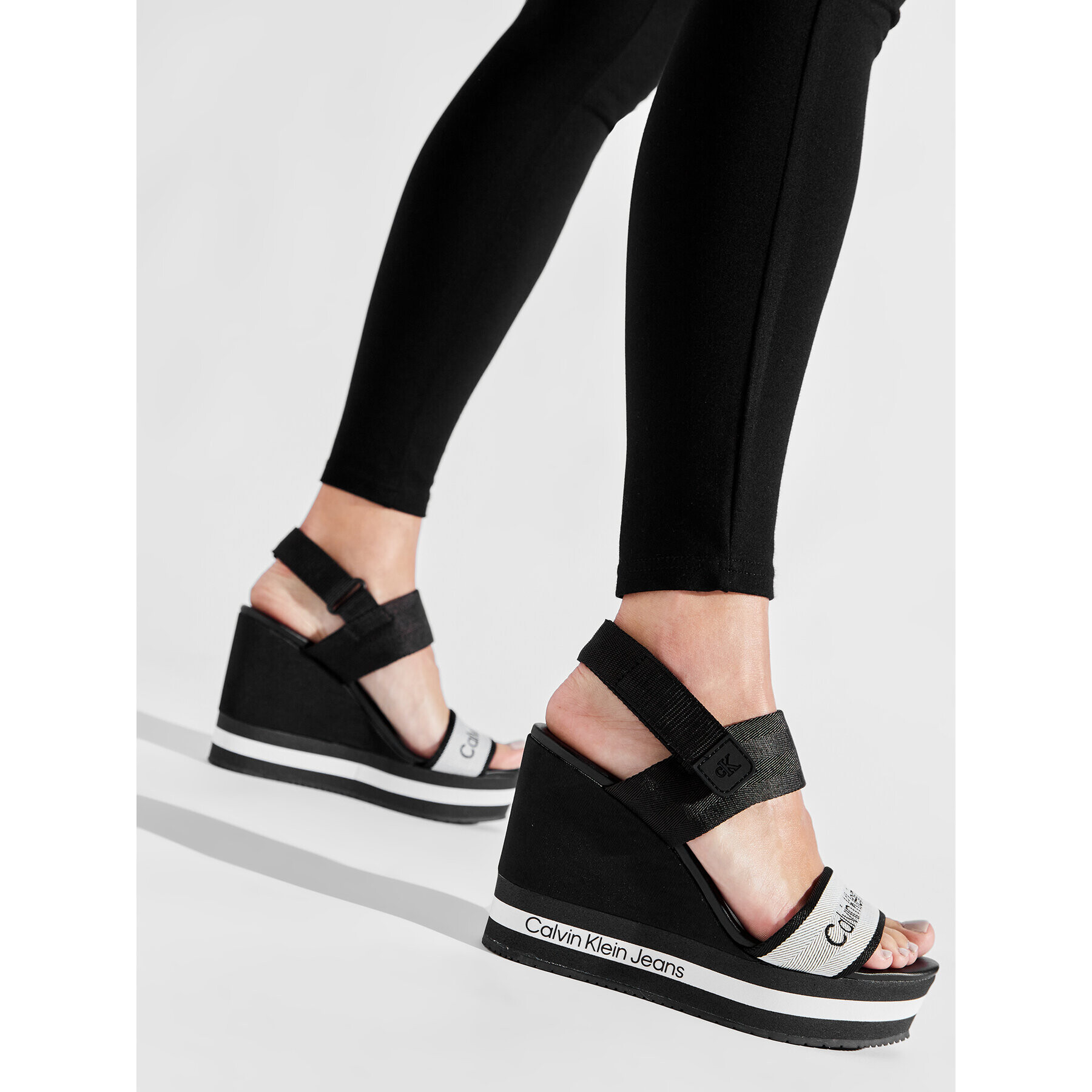 Calvin Klein Jeans Sandale Wedge Sandal YW0YW00669 Colorat - Pled.ro