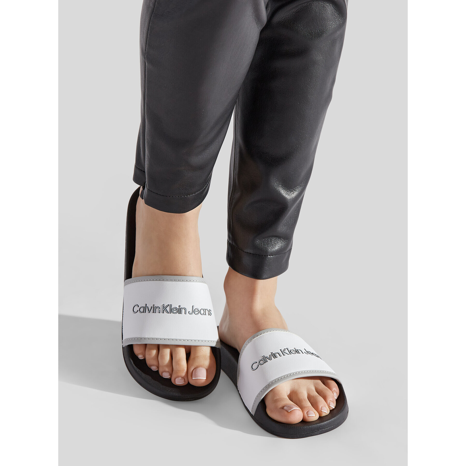 Calvin Klein Jeans Șlapi Instututional Slide YW0YW00594 Alb - Pled.ro