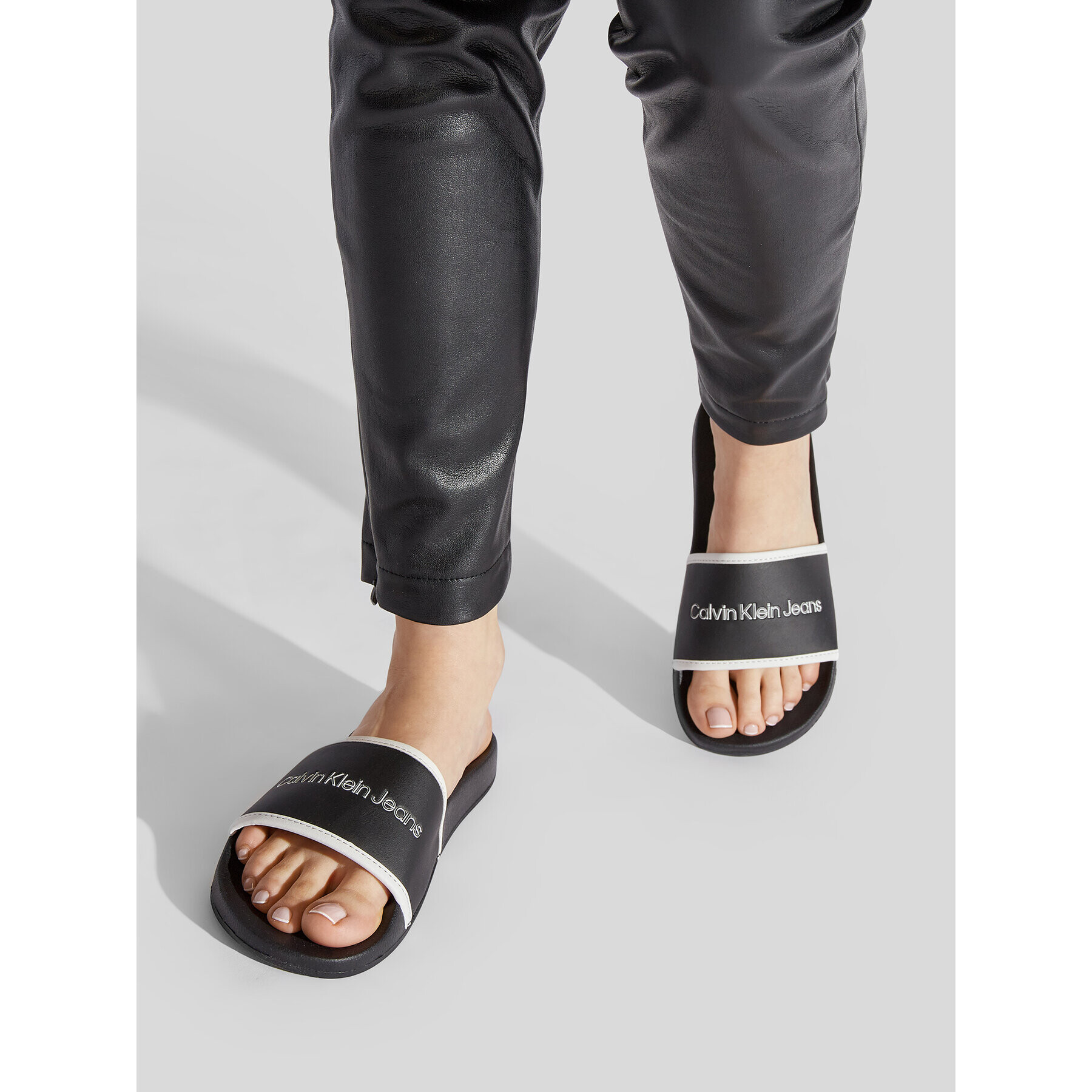 Calvin Klein Jeans Șlapi Instututional Slide YW0YW00594 Negru - Pled.ro