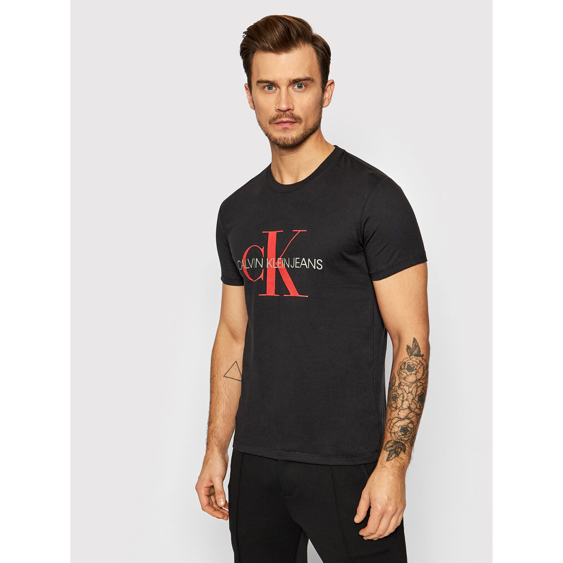 Calvin Klein Jeans Tricou Essential J30J317065 Negru Regular Fit - Pled.ro