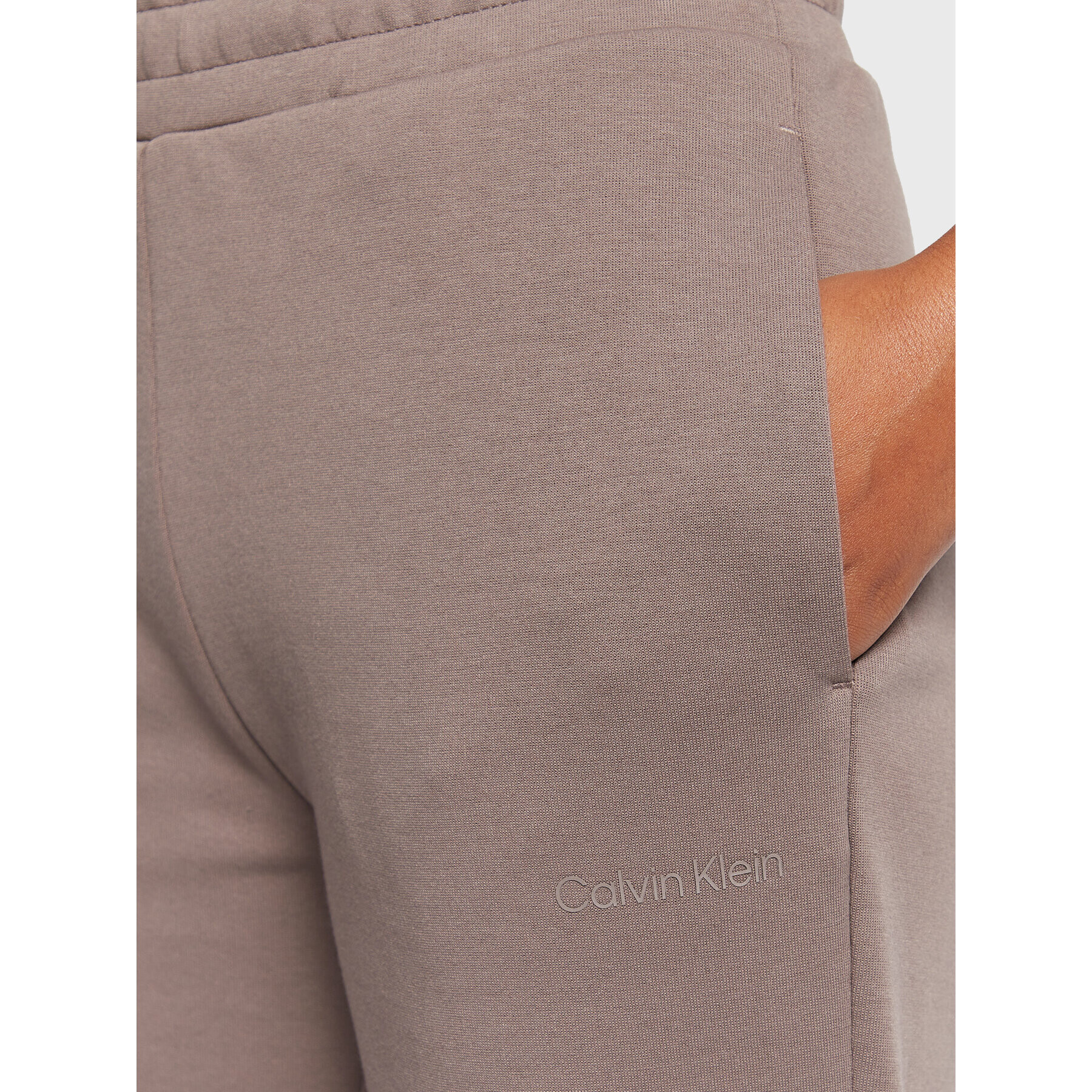 Calvin Klein Pantaloni trening Micro Logo Essential K20K204424 Maro Regular Fit - Pled.ro