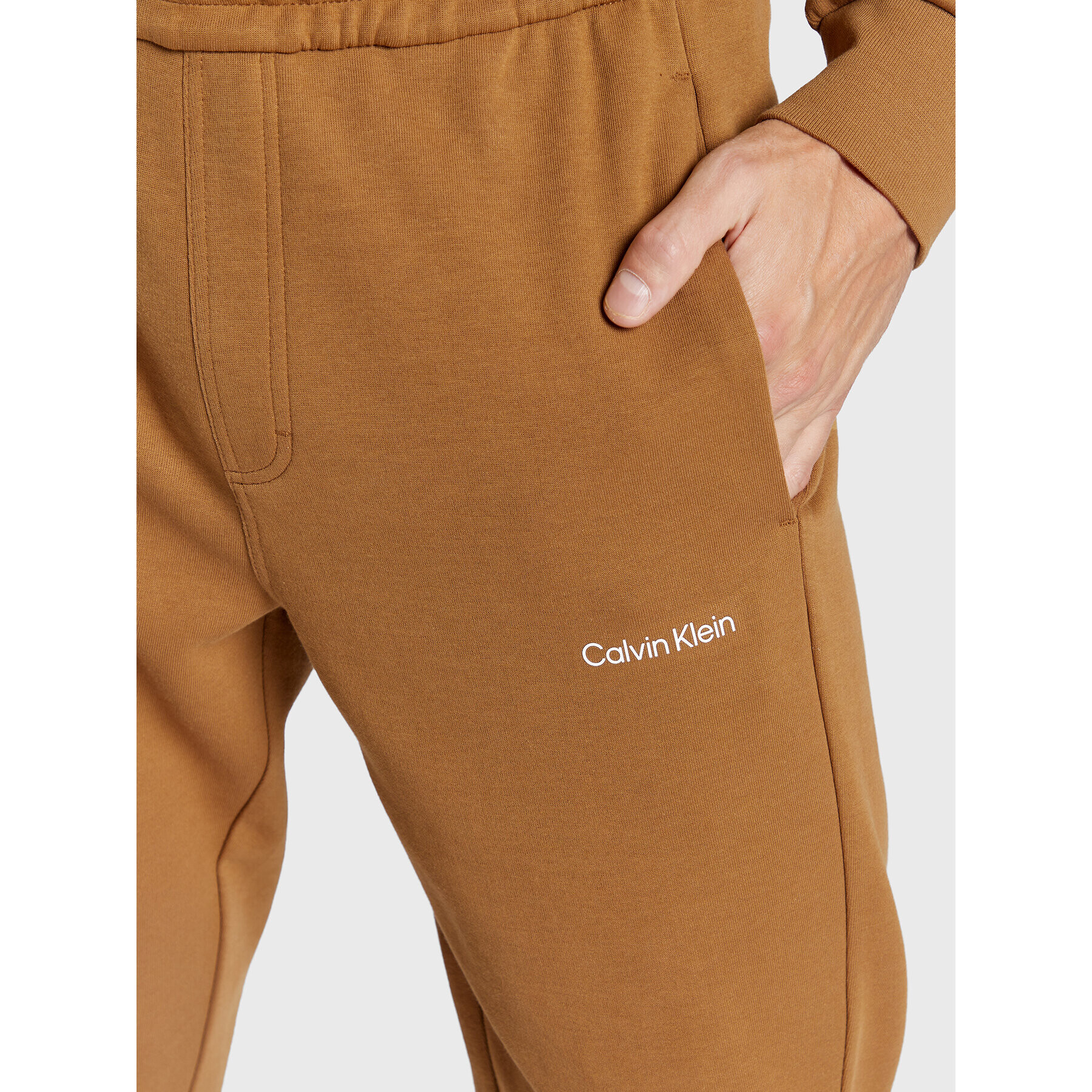 Calvin Klein Pantaloni trening Micro Logo K10K109940 Maro Regular Fit - Pled.ro