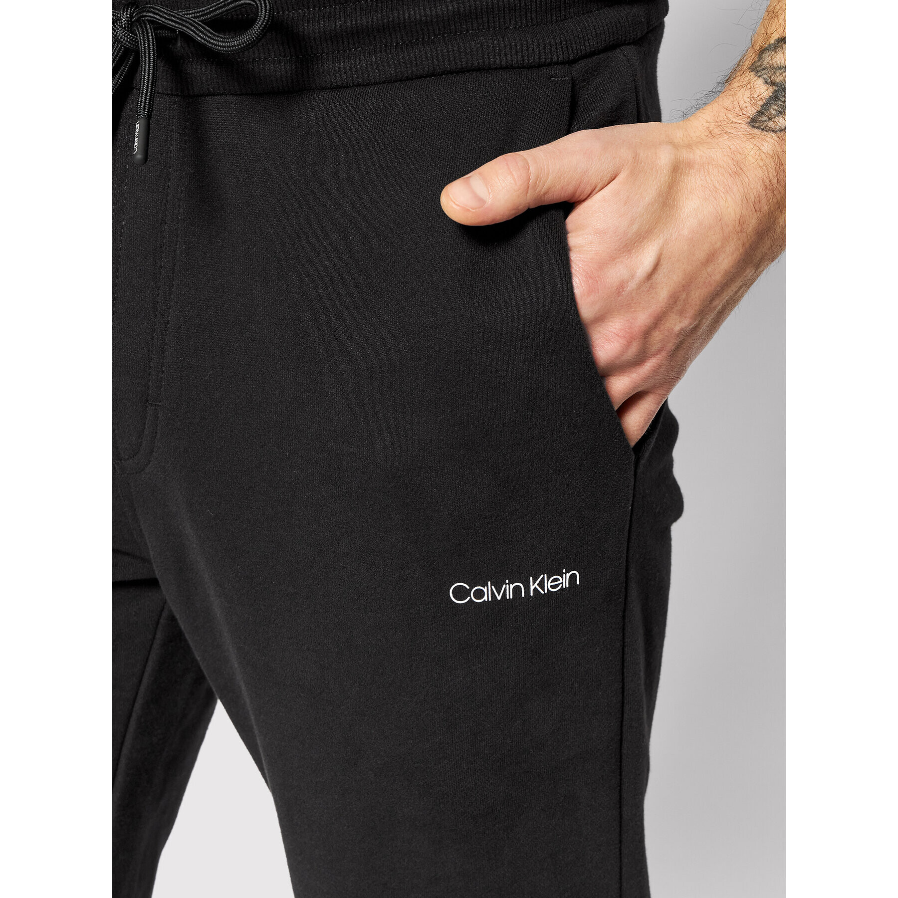 Calvin Klein Pantaloni trening Small Logo K10K107954 Negru Regular Fit - Pled.ro