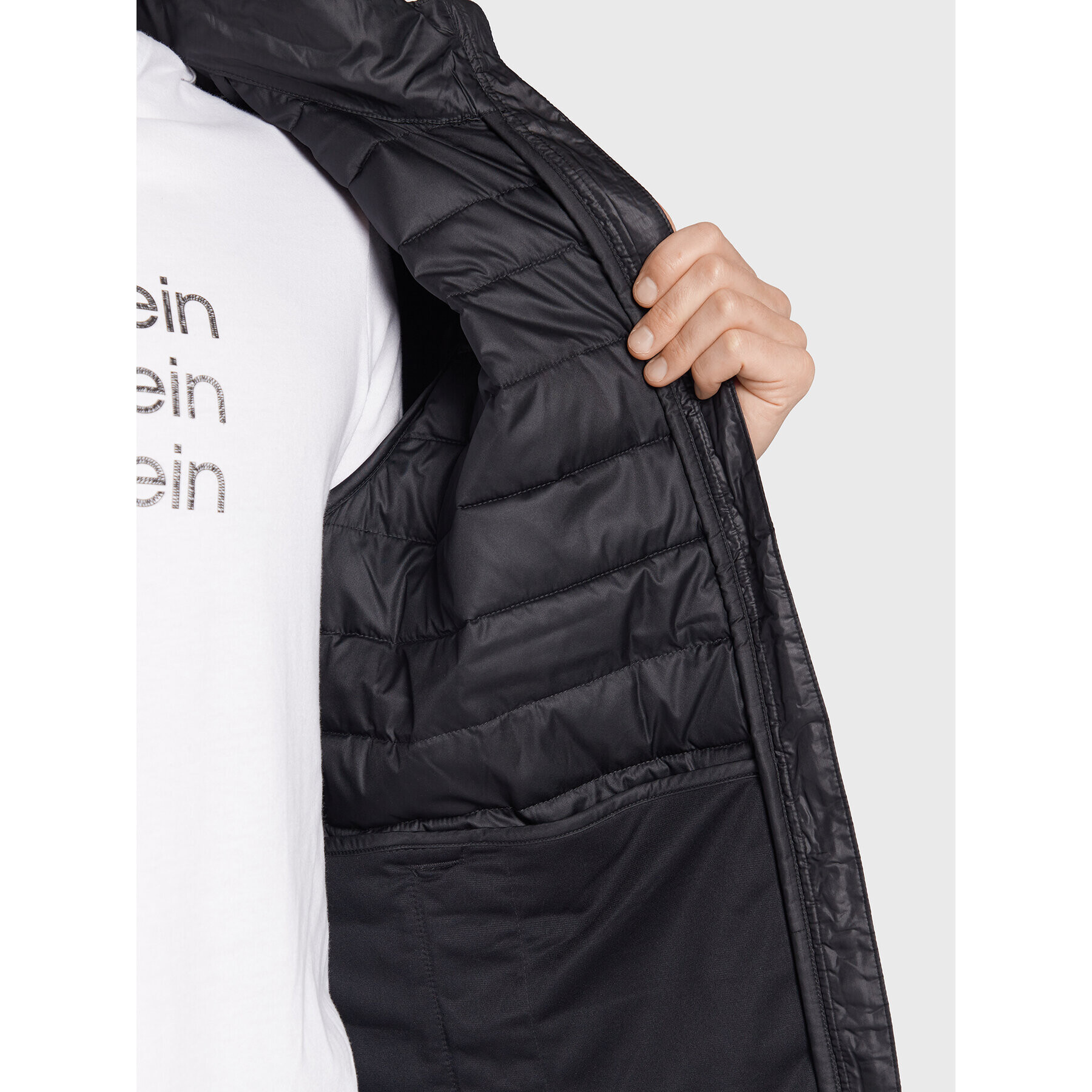 Calvin Klein Performance Geacă din puf 00GMF2O524 Negru Regular Fit - Pled.ro