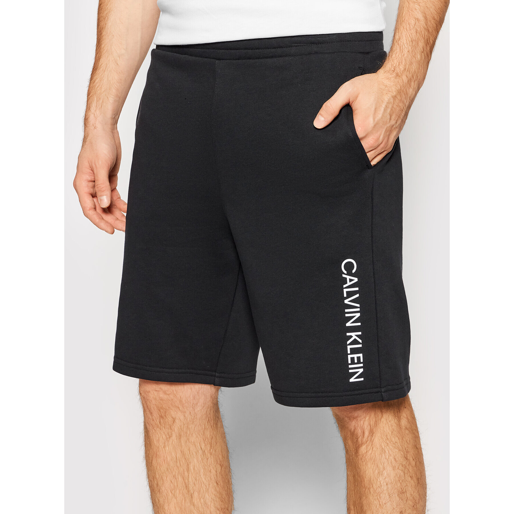 Calvin Klein Performance Pantaloni scurți sport 00GMF1S804 Negru Regular Fit - Pled.ro