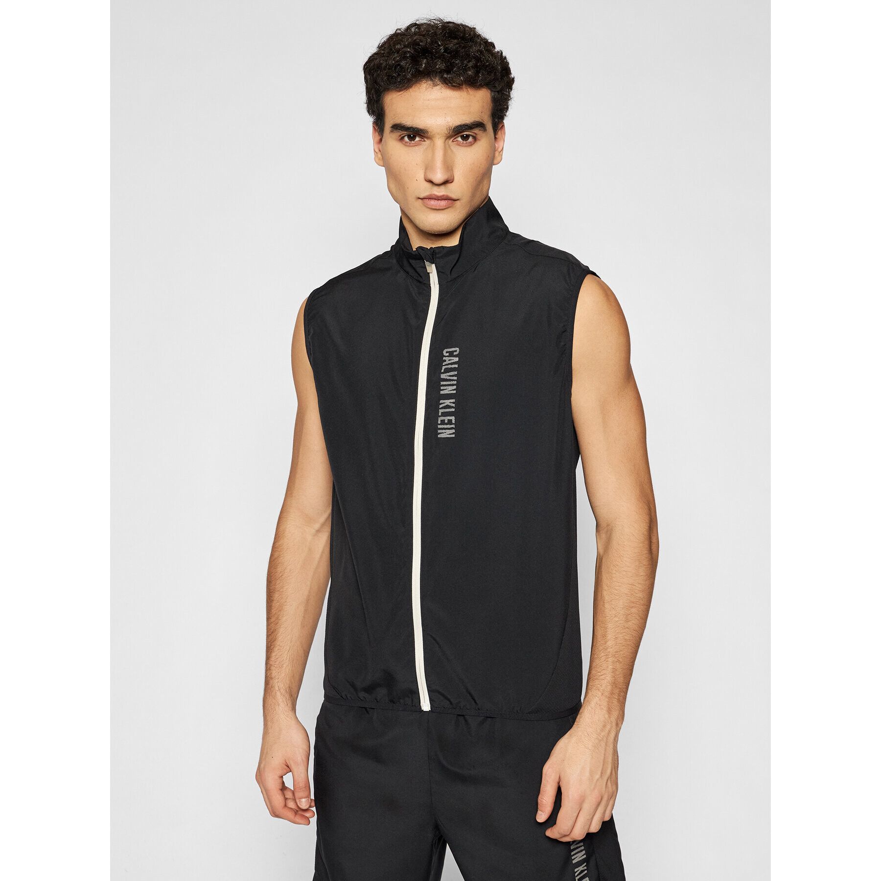 Calvin Klein Performance Vestă Woven Vest 00GMS1O672 Negru Regular Fit - Pled.ro