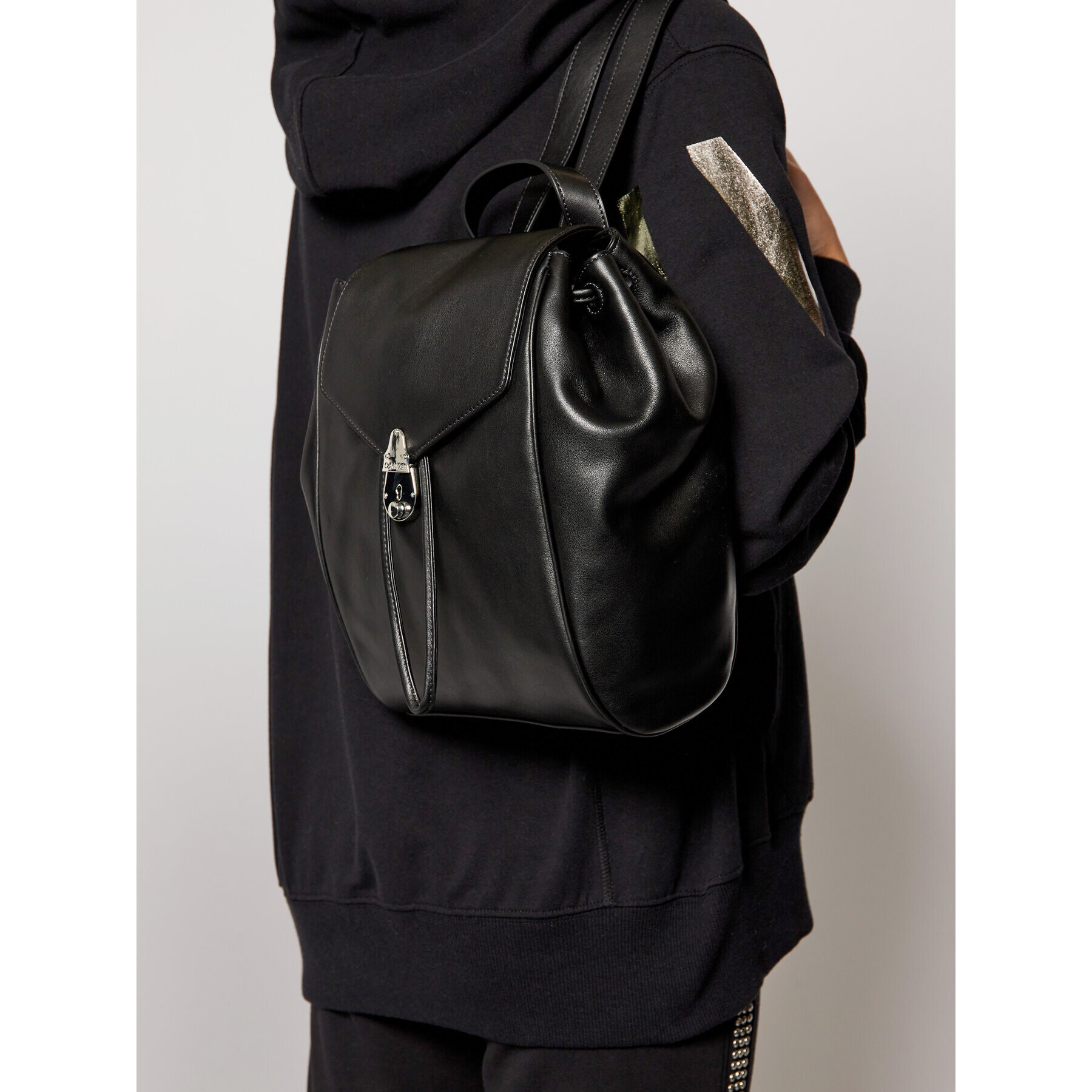 Calvin Klein Rucsac Drawstring Bp W/Flap K60K606694 Negru - Pled.ro