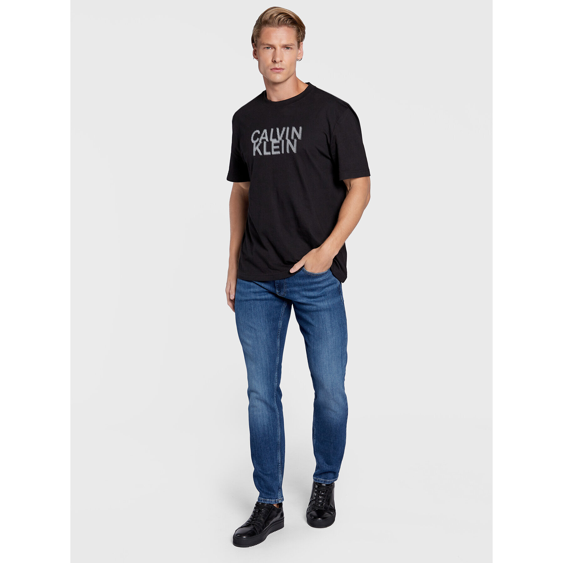 Calvin Klein Tricou Distorted K10K110113 Negru Regular Fit - Pled.ro