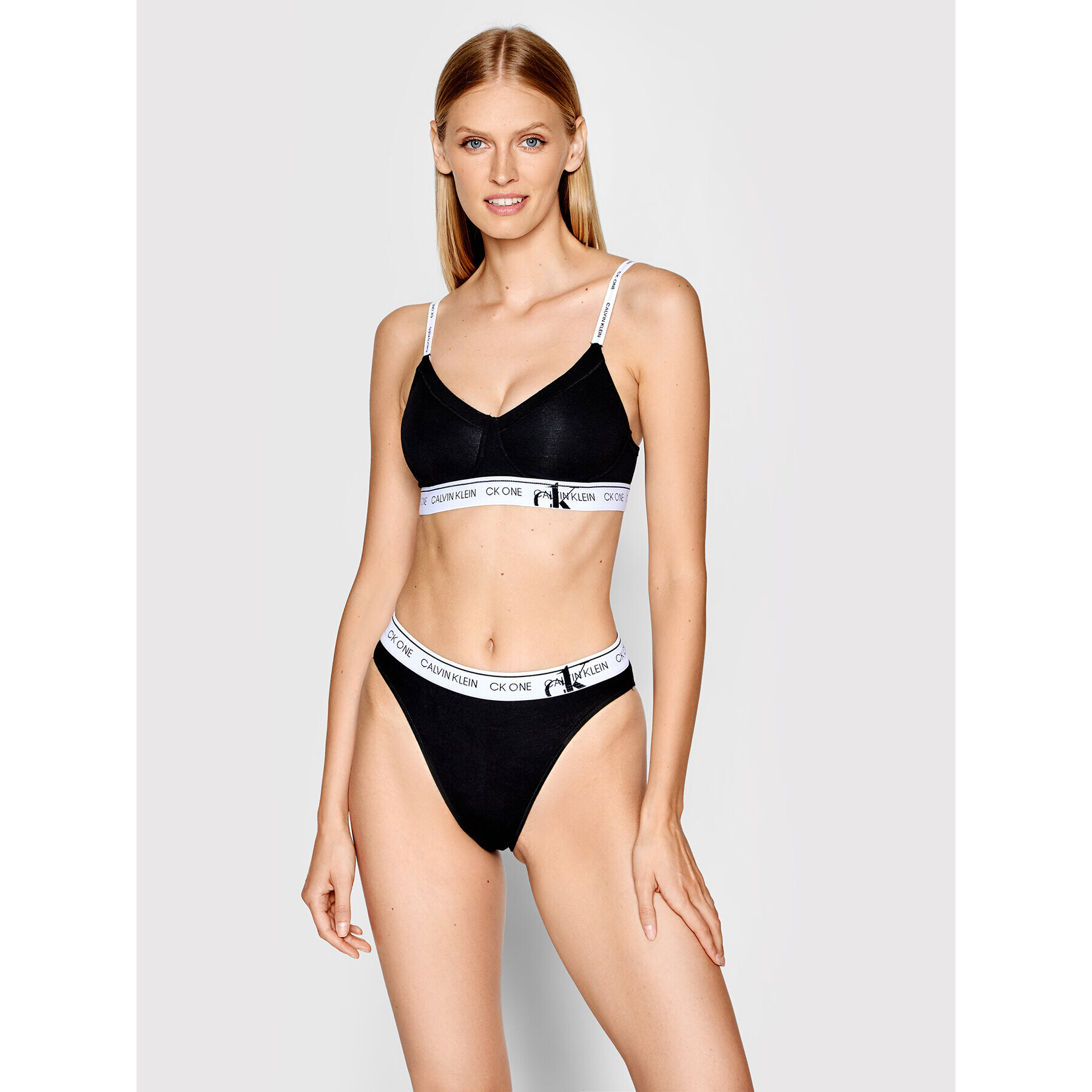 Calvin Klein Underwear Sutien fără armătură 000QF6766E Negru - Pled.ro