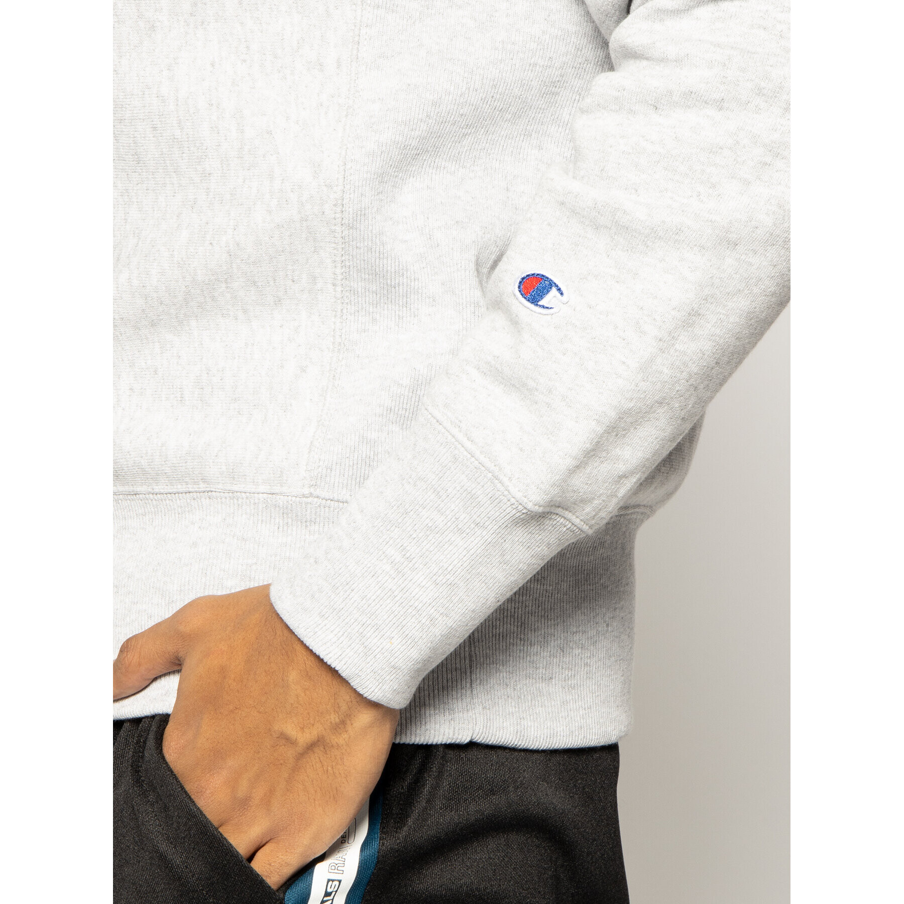 Champion Bluză Crewneck 215160 Gri Regular Fit - Pled.ro