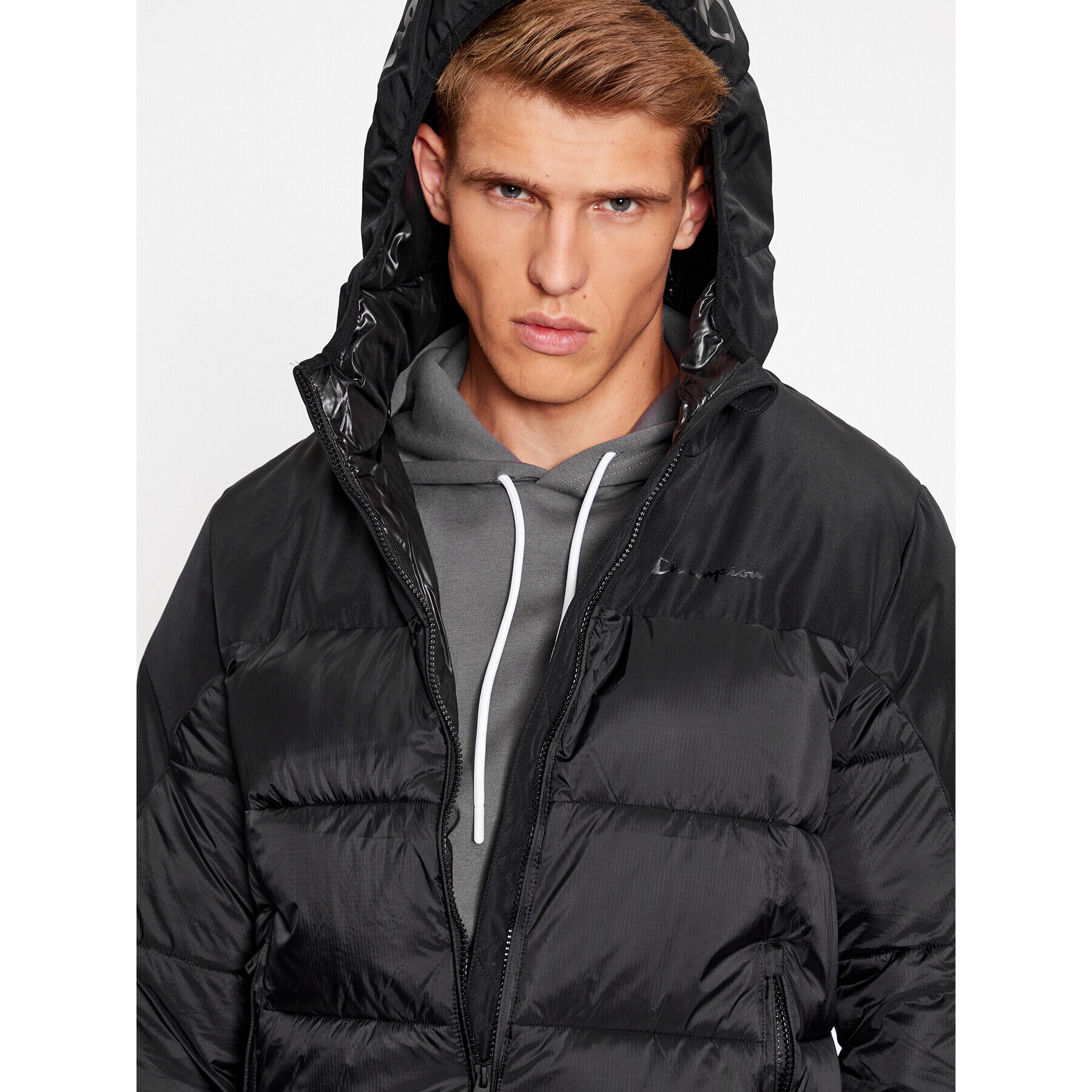 Champion Geacă din puf Hooded Jacket 219190 Negru Regular Fit - Pled.ro