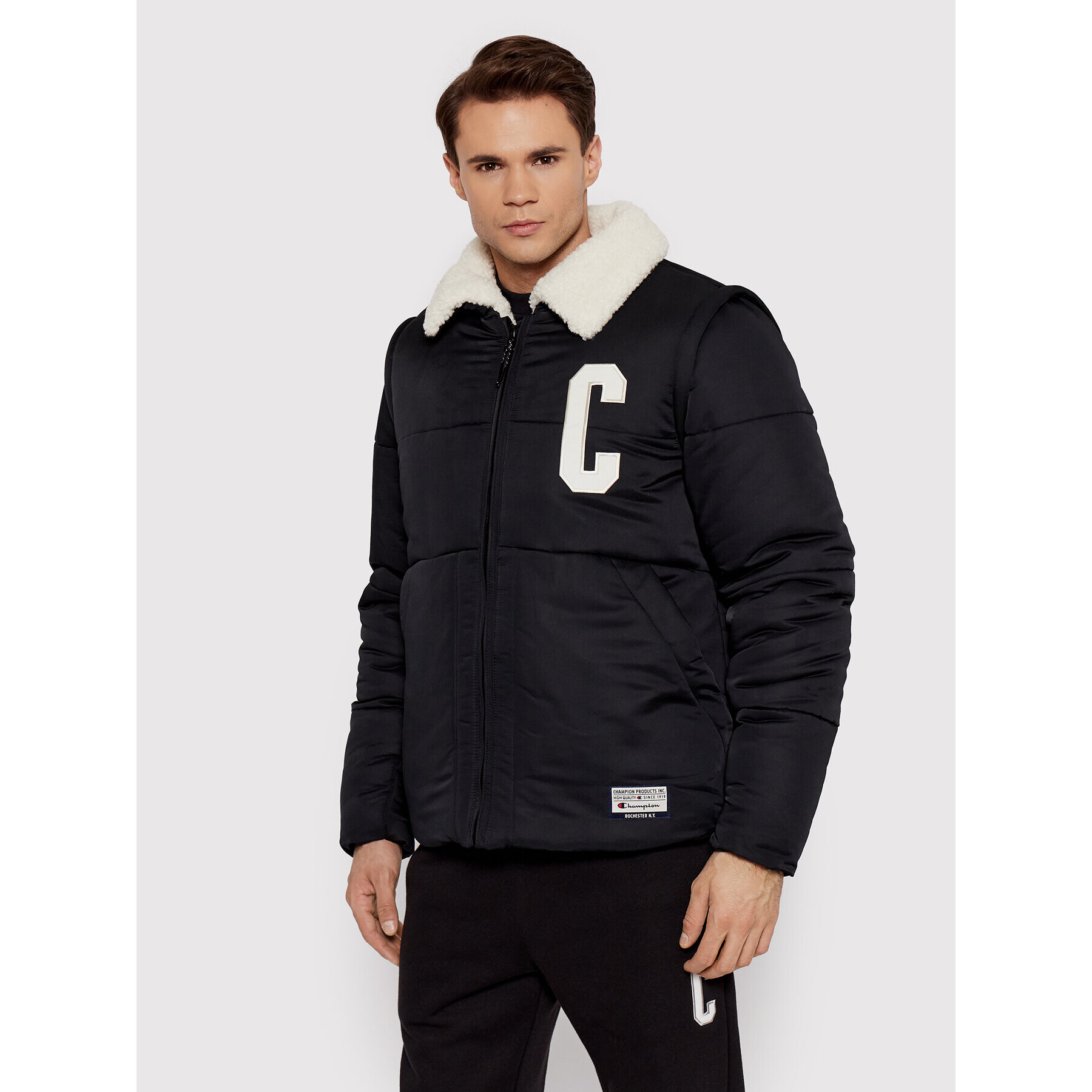 Champion Geacă din puf Teddy 216735 Negru Regular Fit - Pled.ro